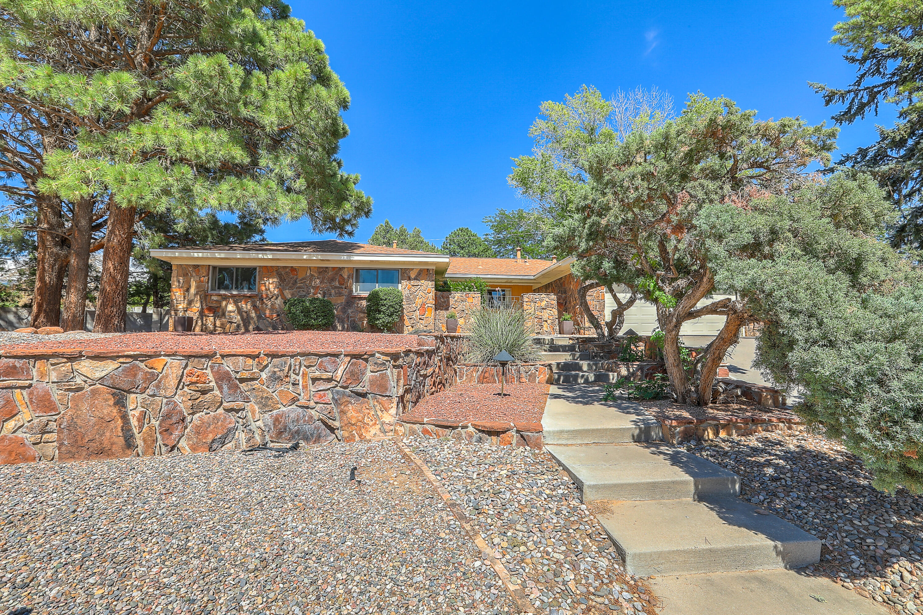 1004 Casa Grande Court NE