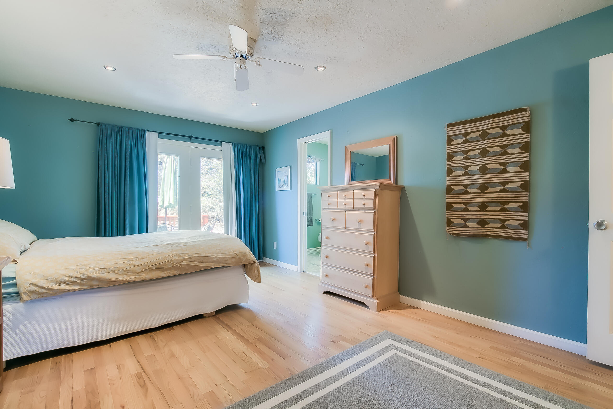 213 Hermosa Drive NE