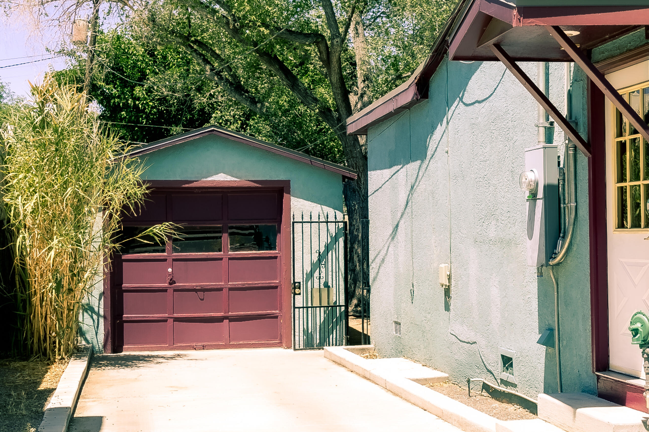 213 Hermosa Drive NE