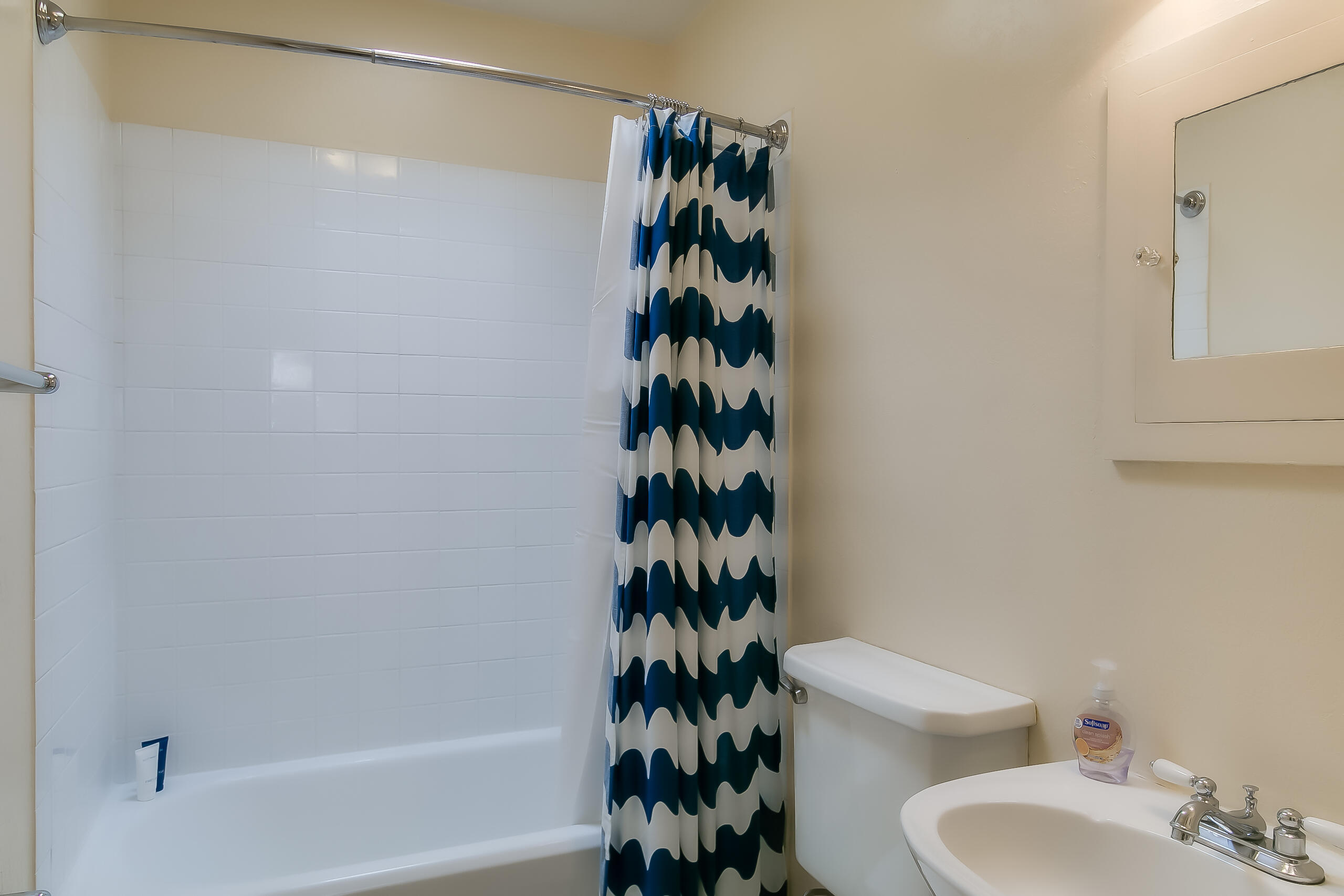 213 Hermosa Drive NE