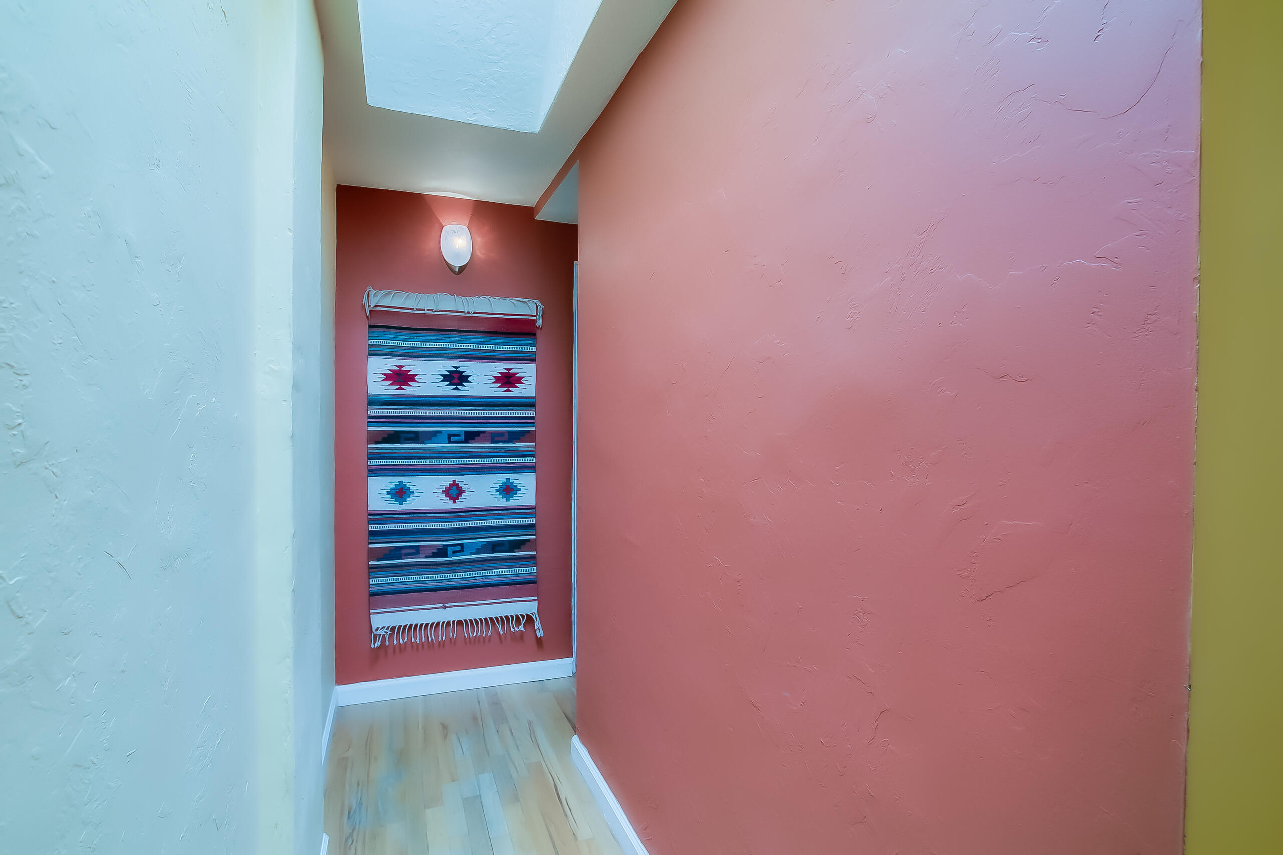 213 Hermosa Drive NE