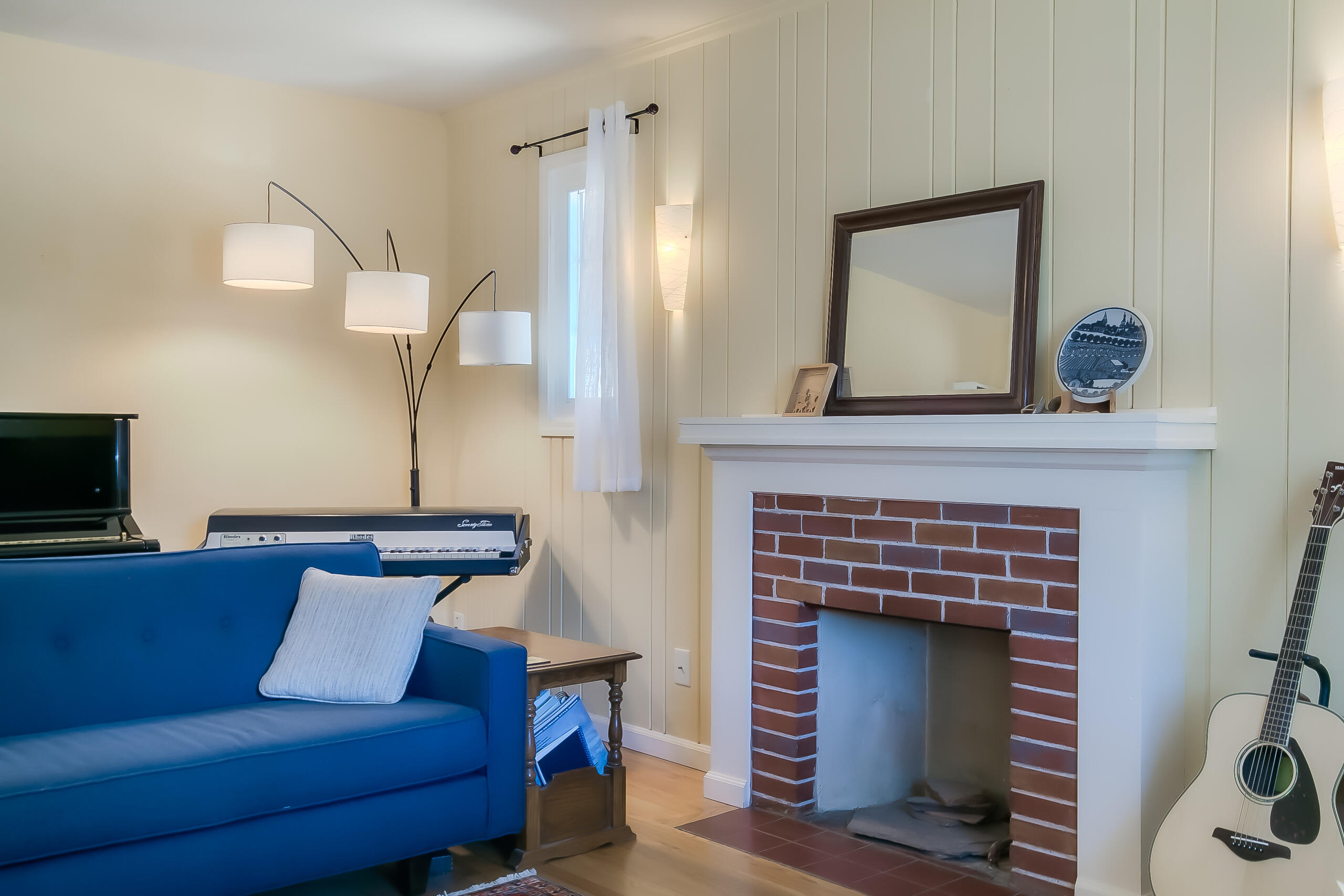 213 Hermosa Drive NE