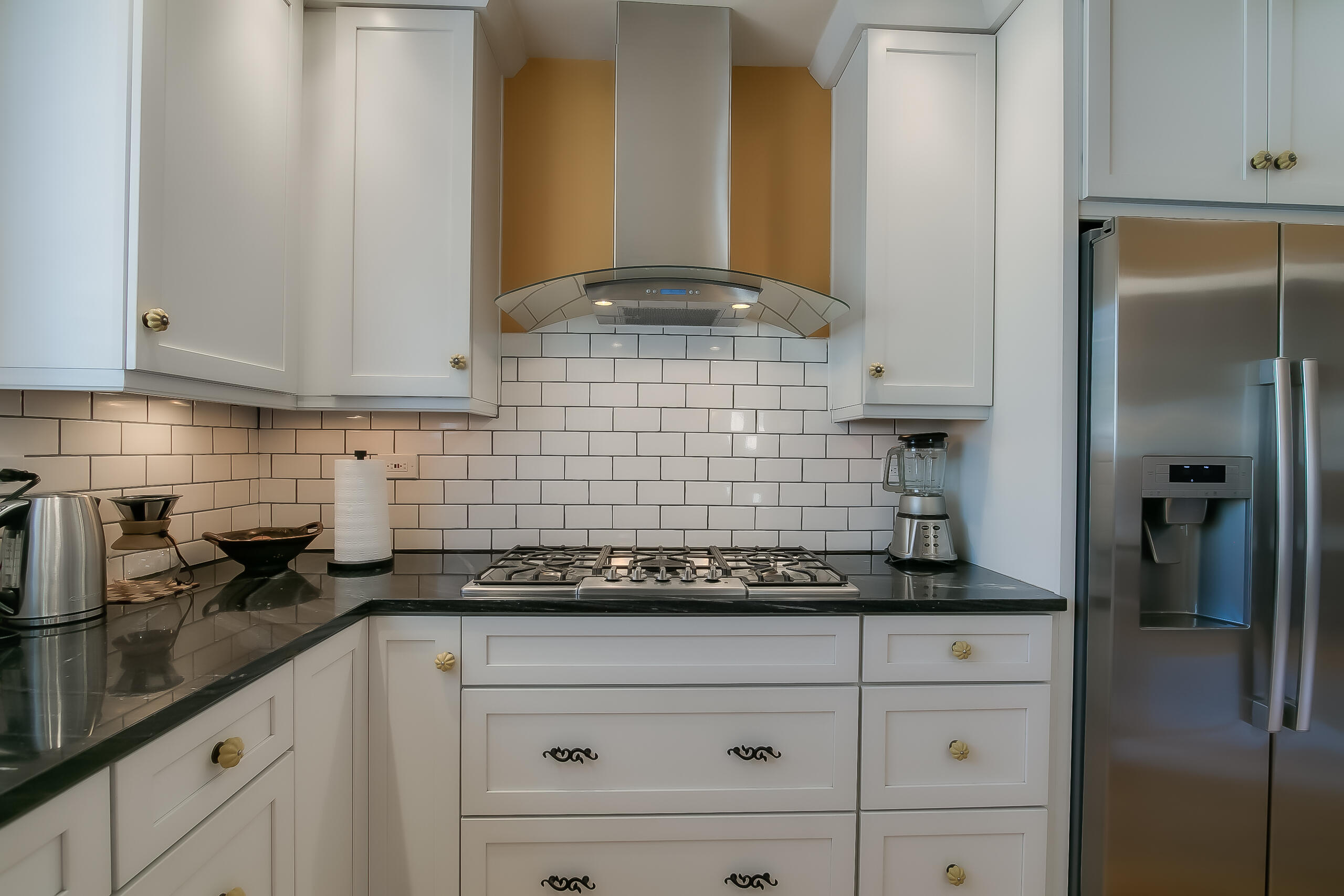 213 Hermosa Drive NE