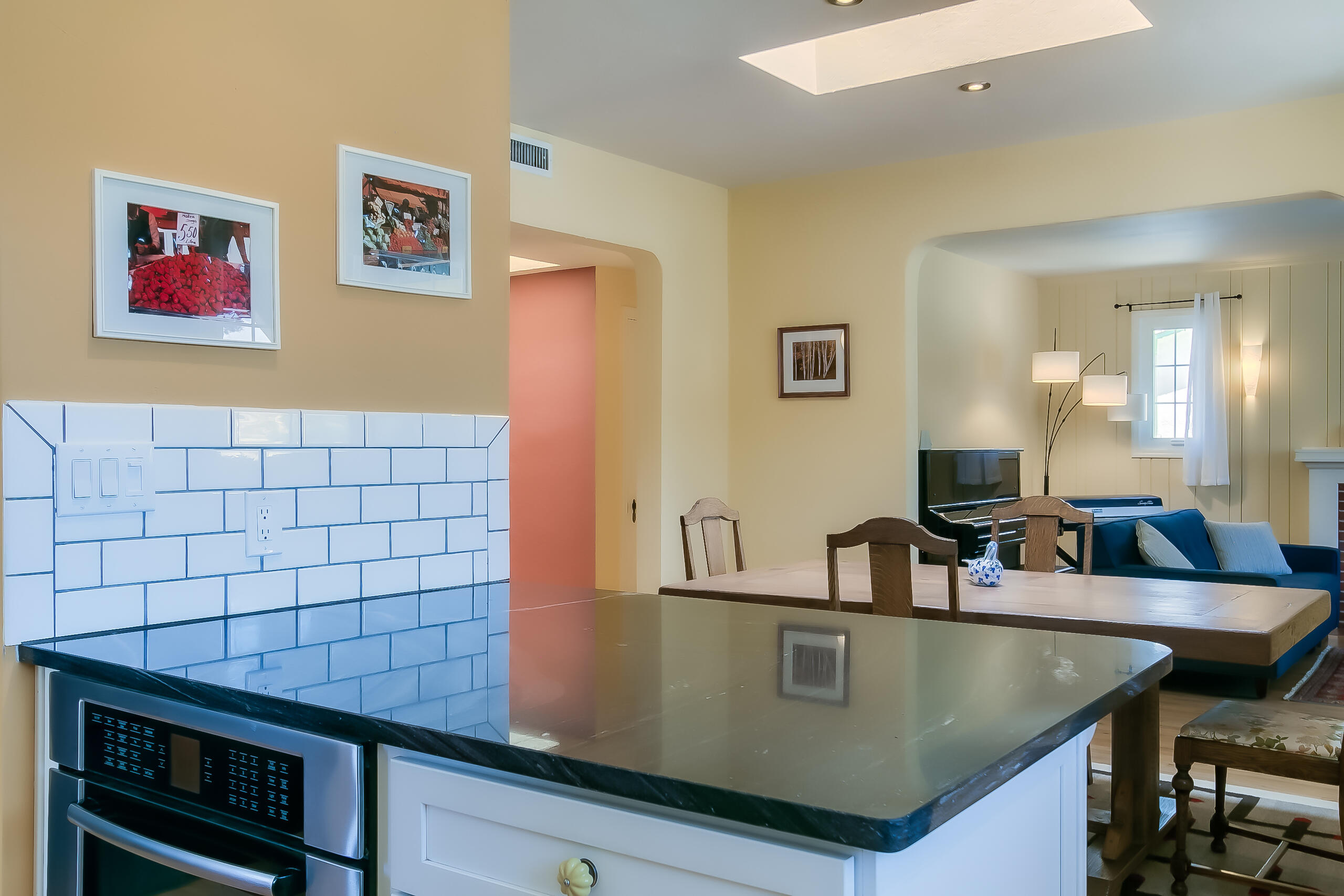 213 Hermosa Drive NE