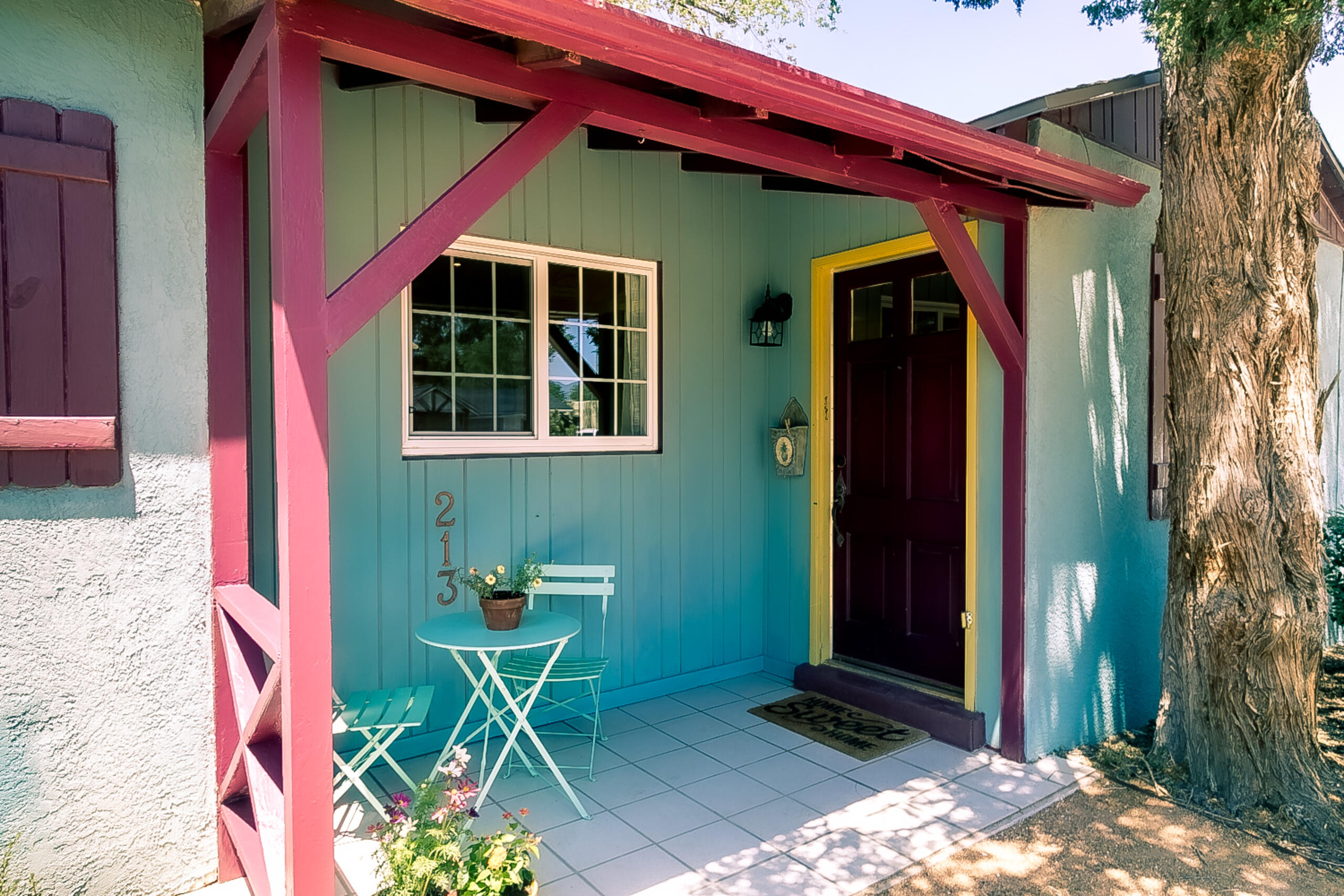 213 Hermosa Drive NE