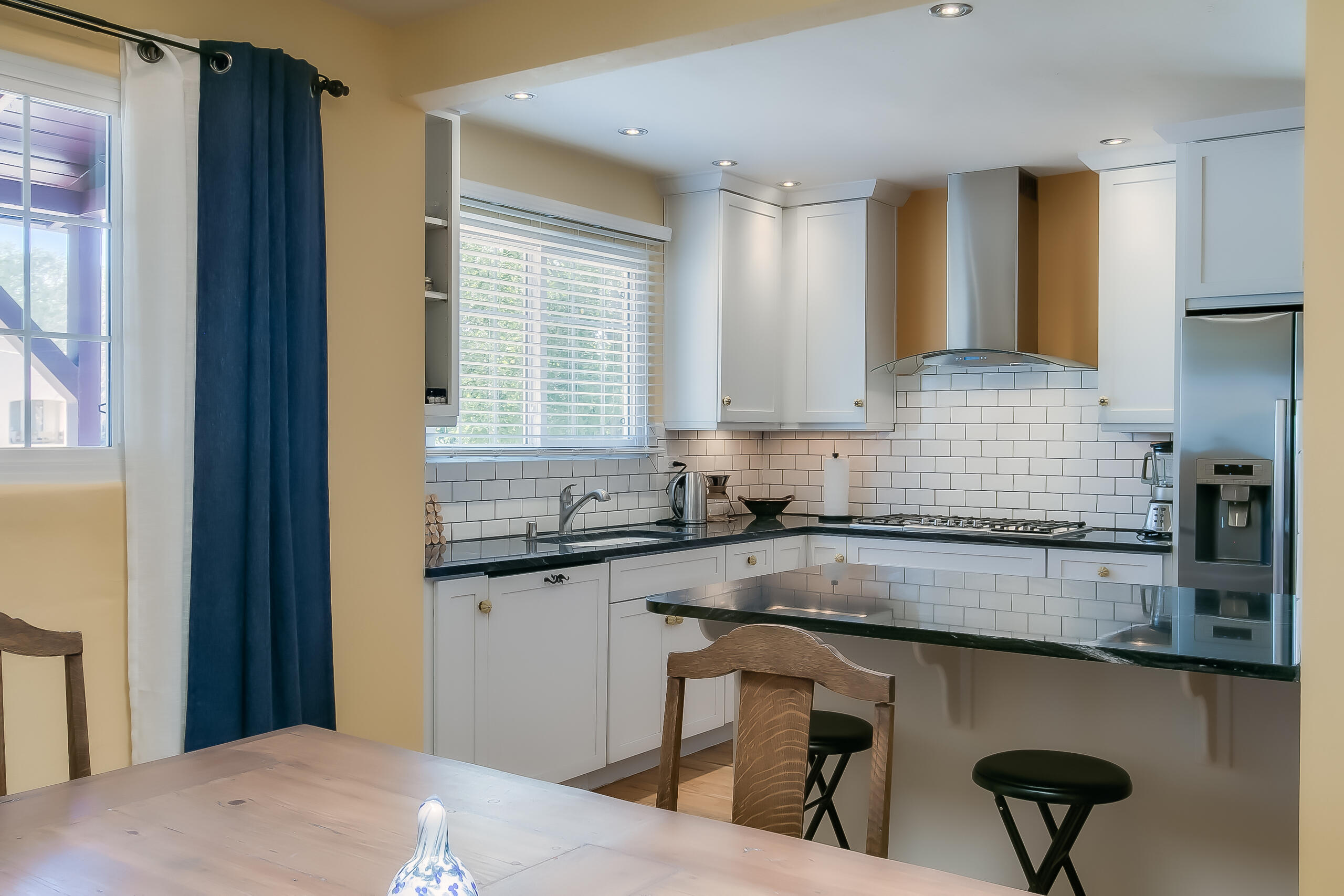 213 Hermosa Drive NE