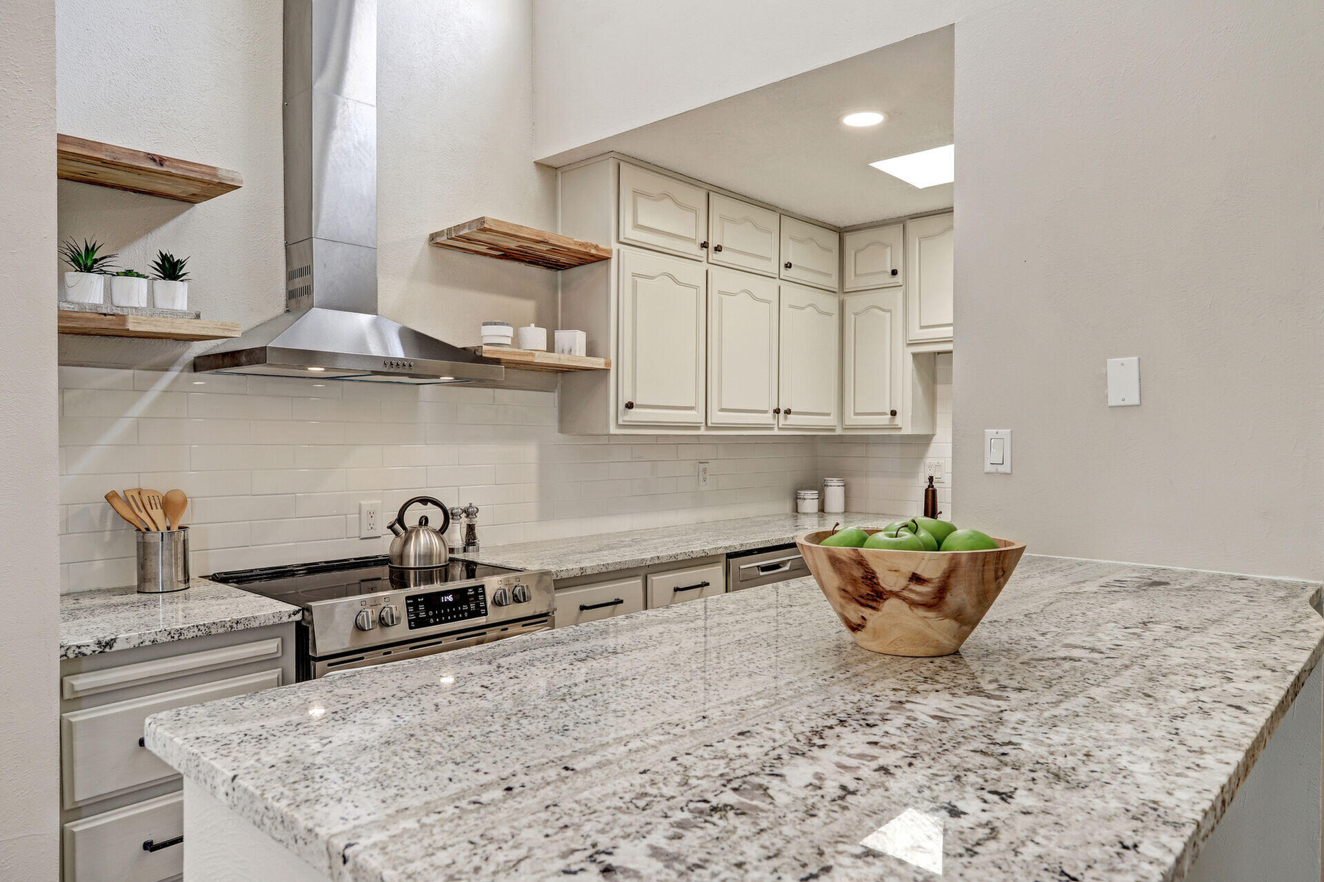 13420 Panorama Loop NE