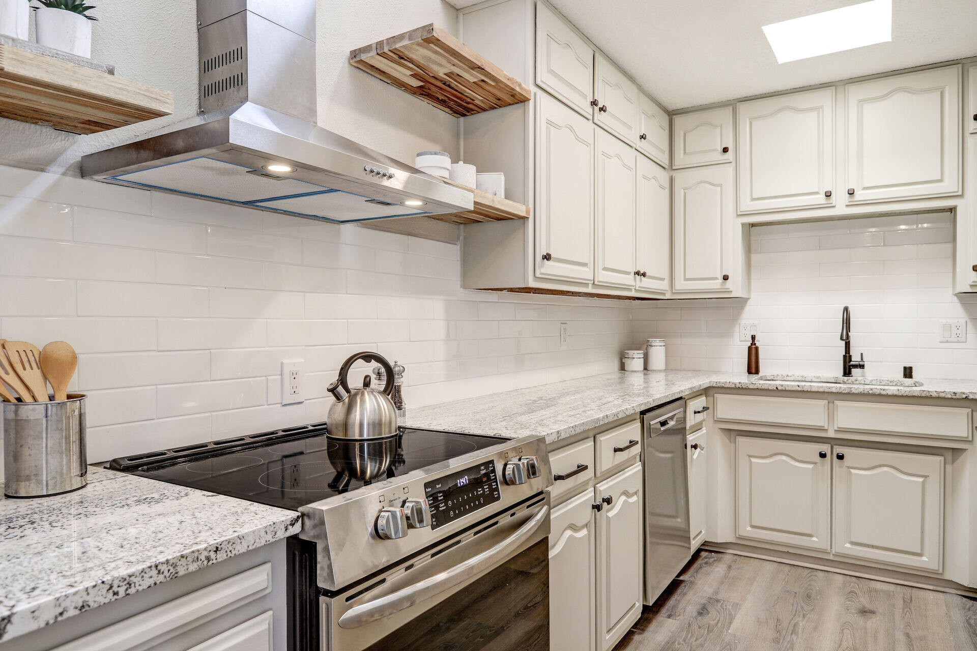 13420 Panorama Loop NE