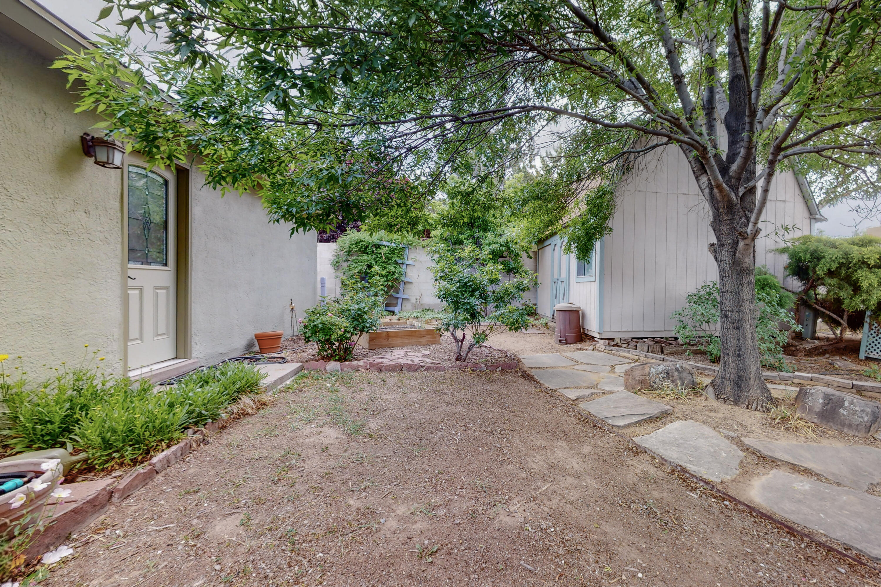 8132 Otero Avenue NE