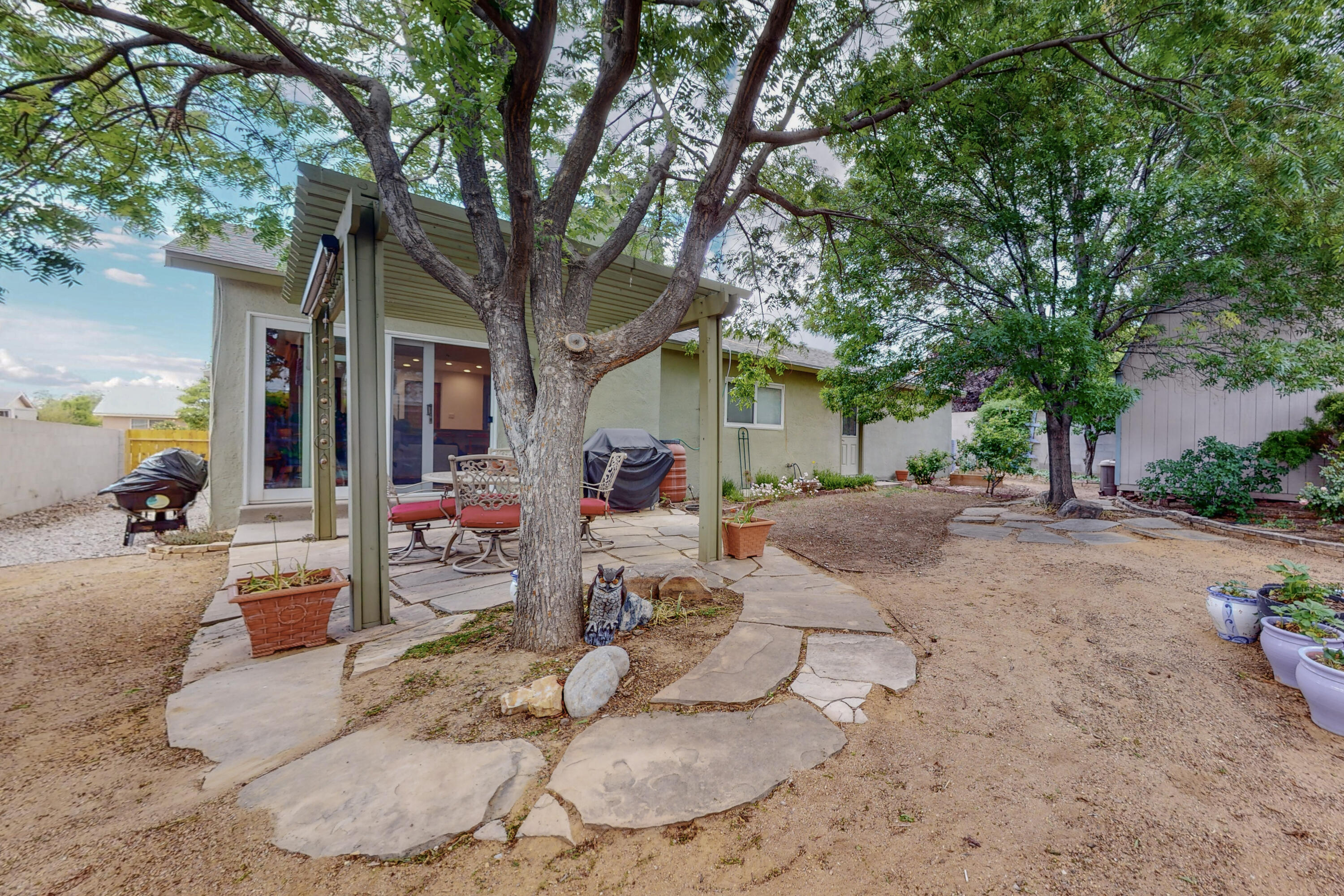 8132 Otero Avenue NE