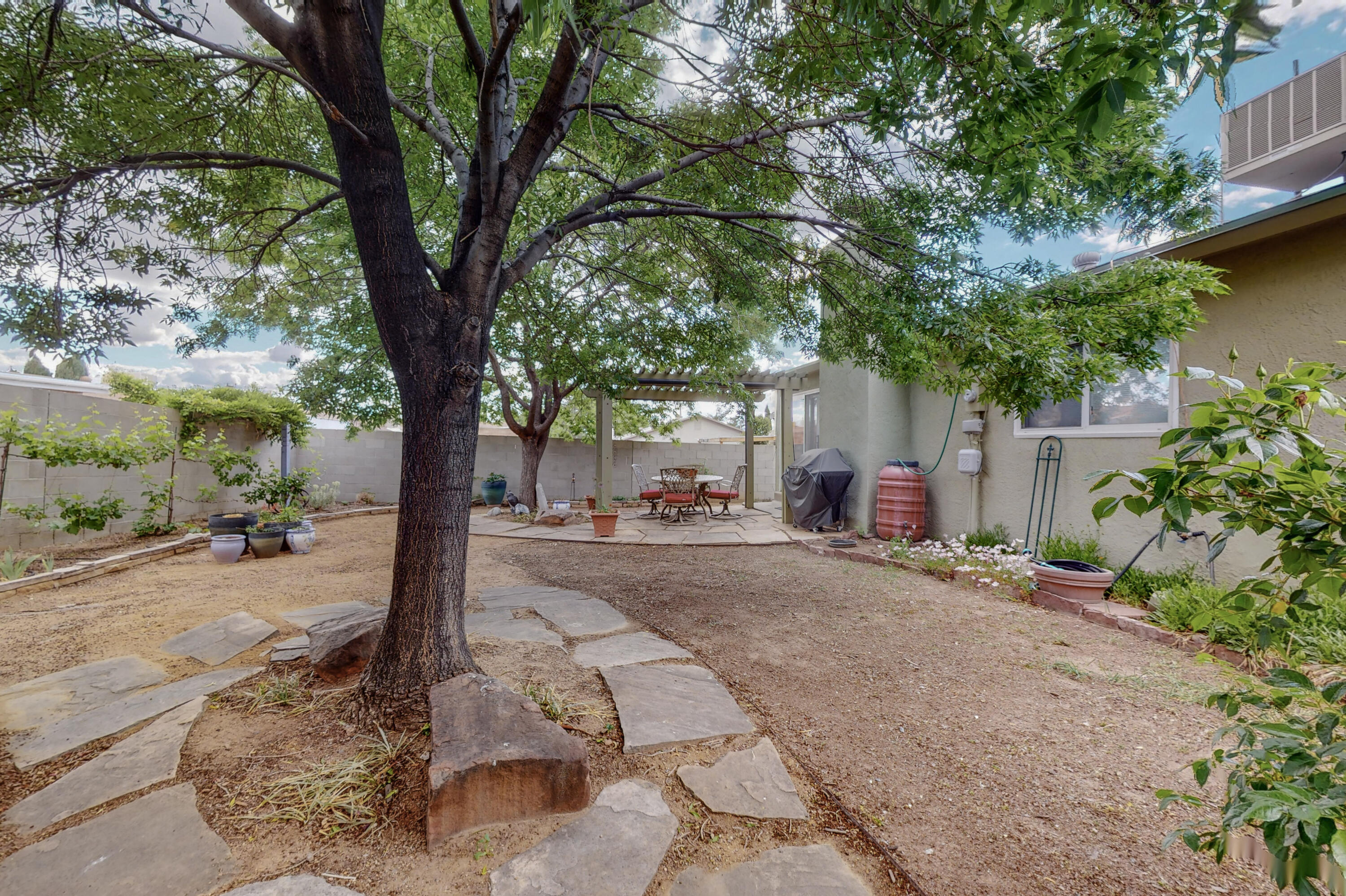 8132 Otero Avenue NE