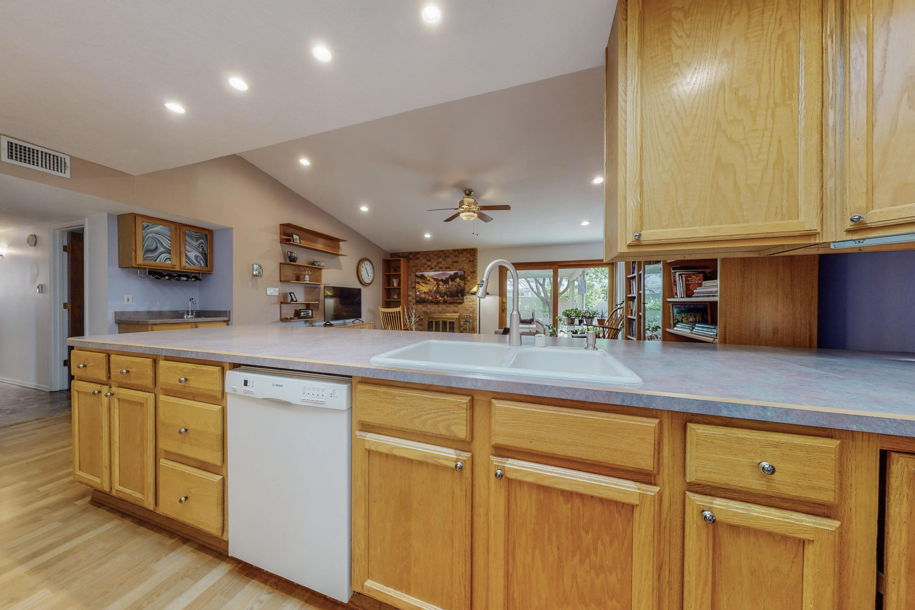 8132 Otero Avenue NE