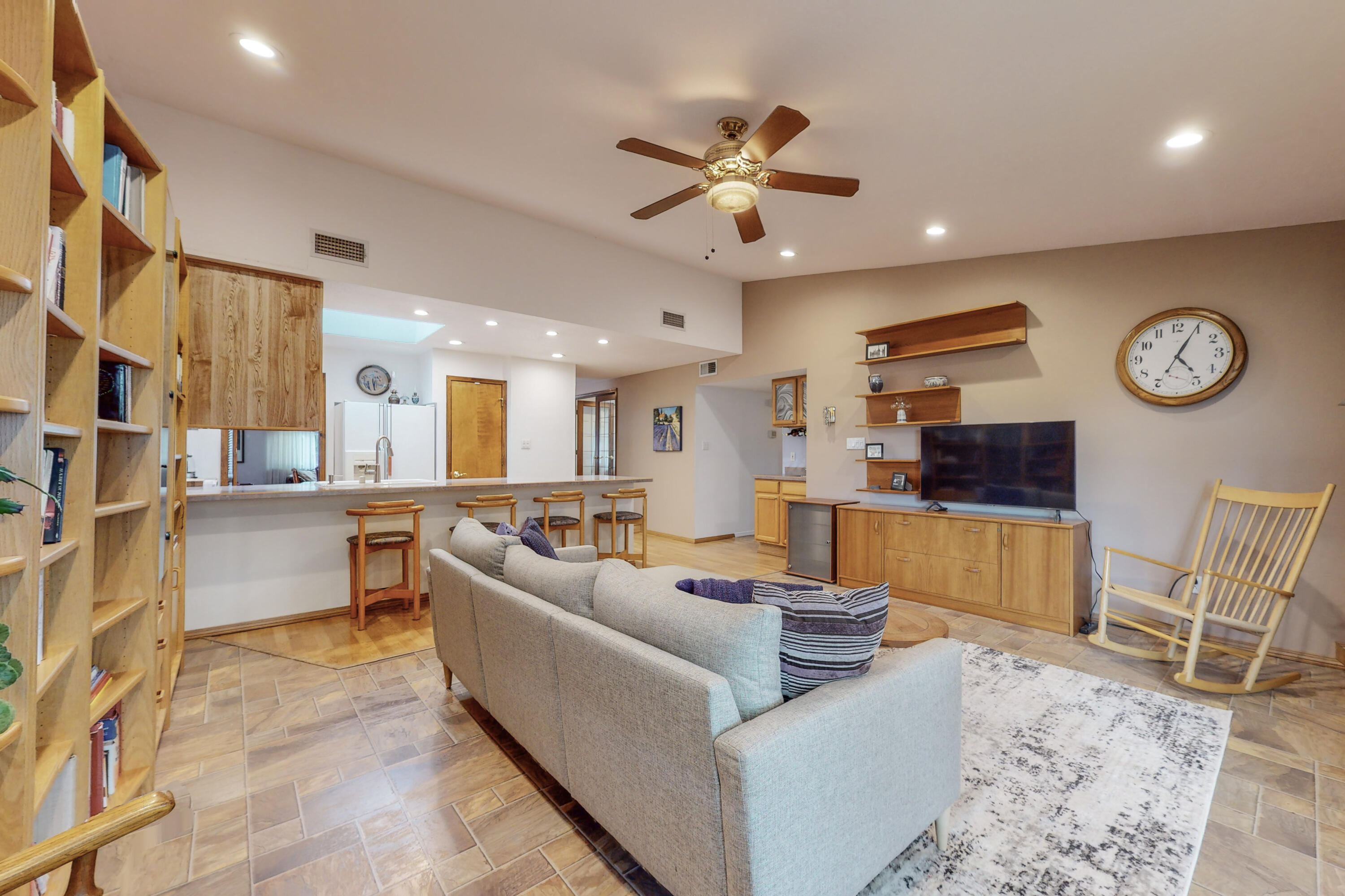 8132 Otero Avenue NE