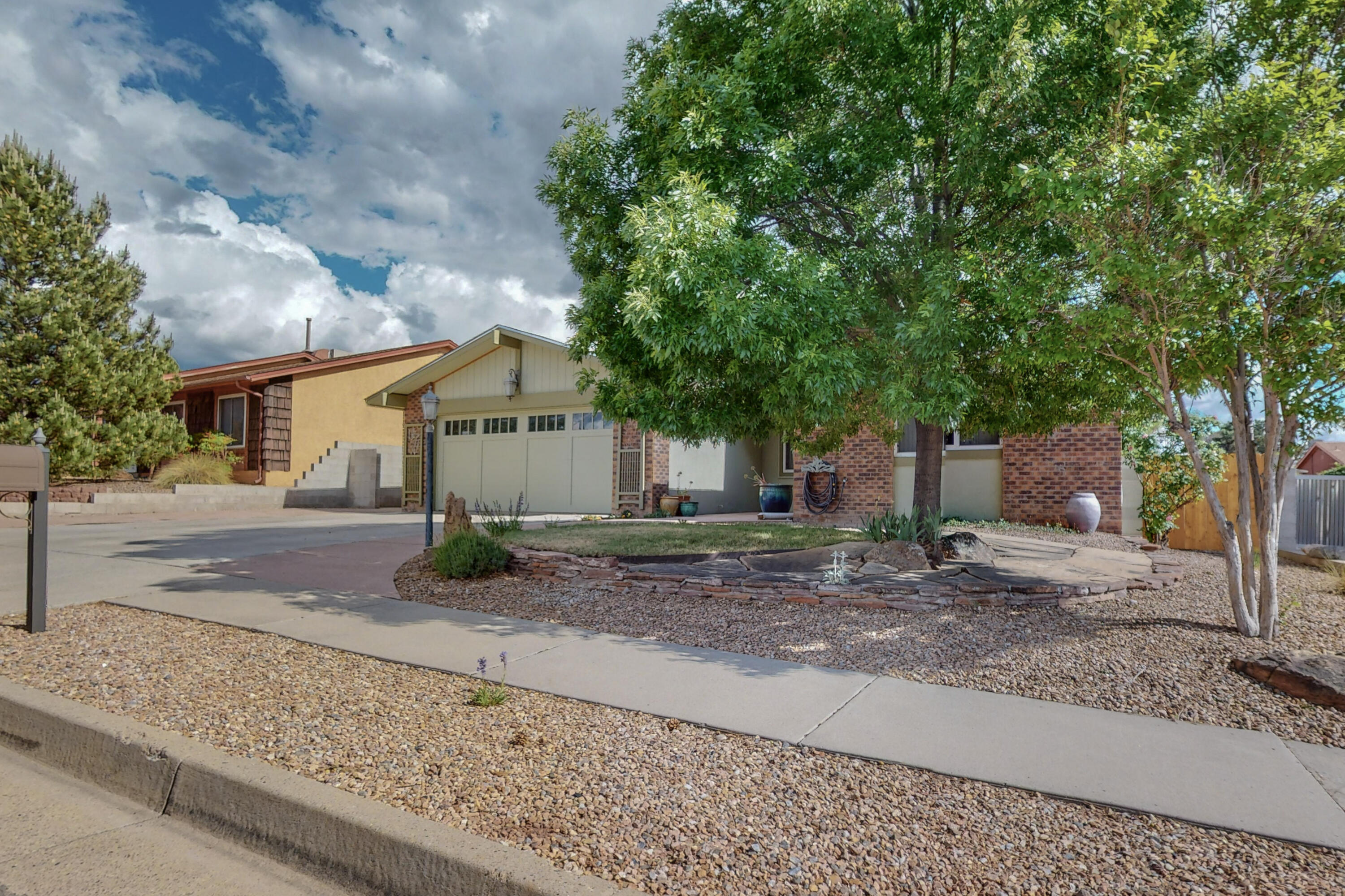 8132 Otero Avenue NE