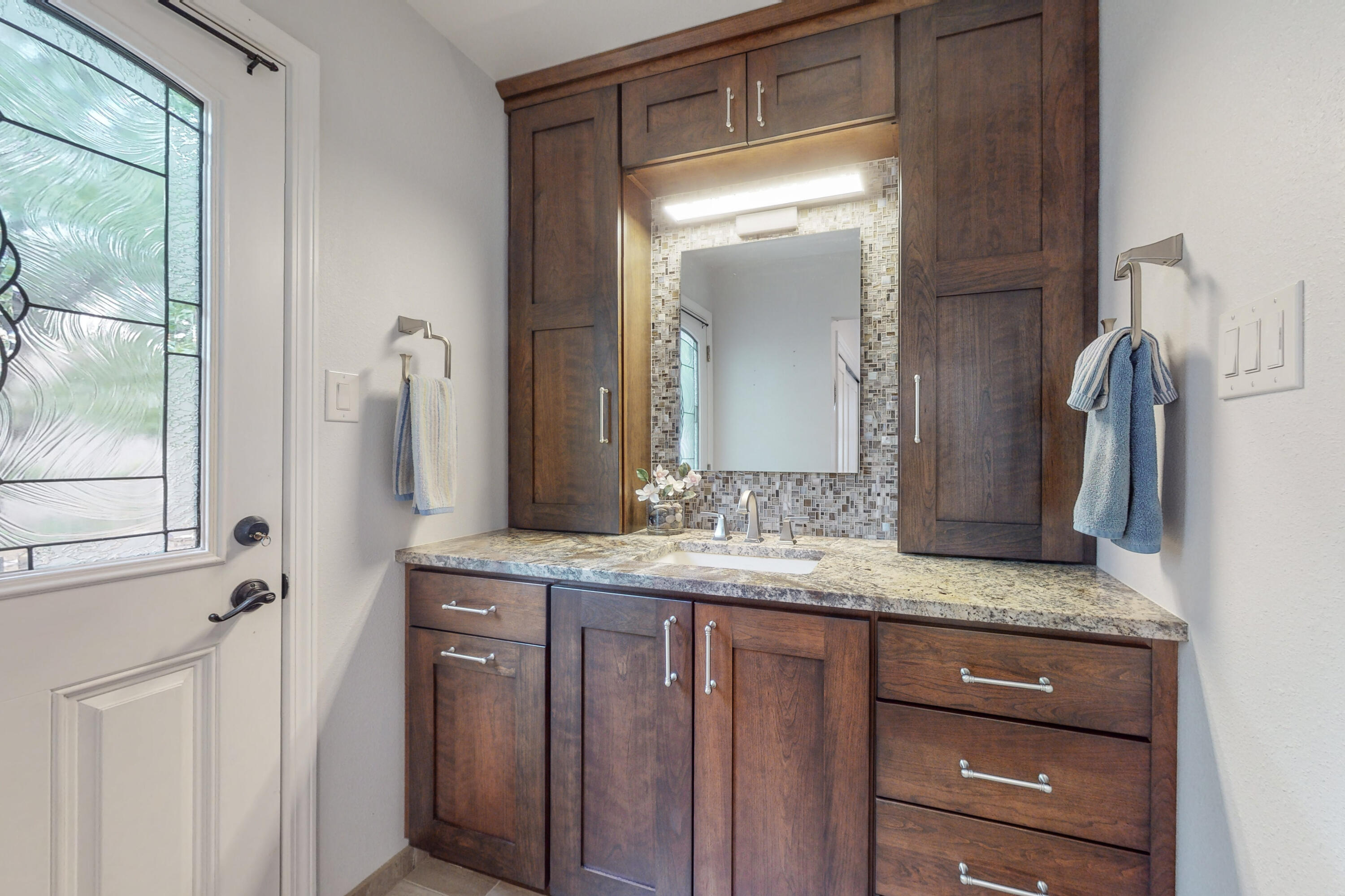 8132 Otero Avenue NE