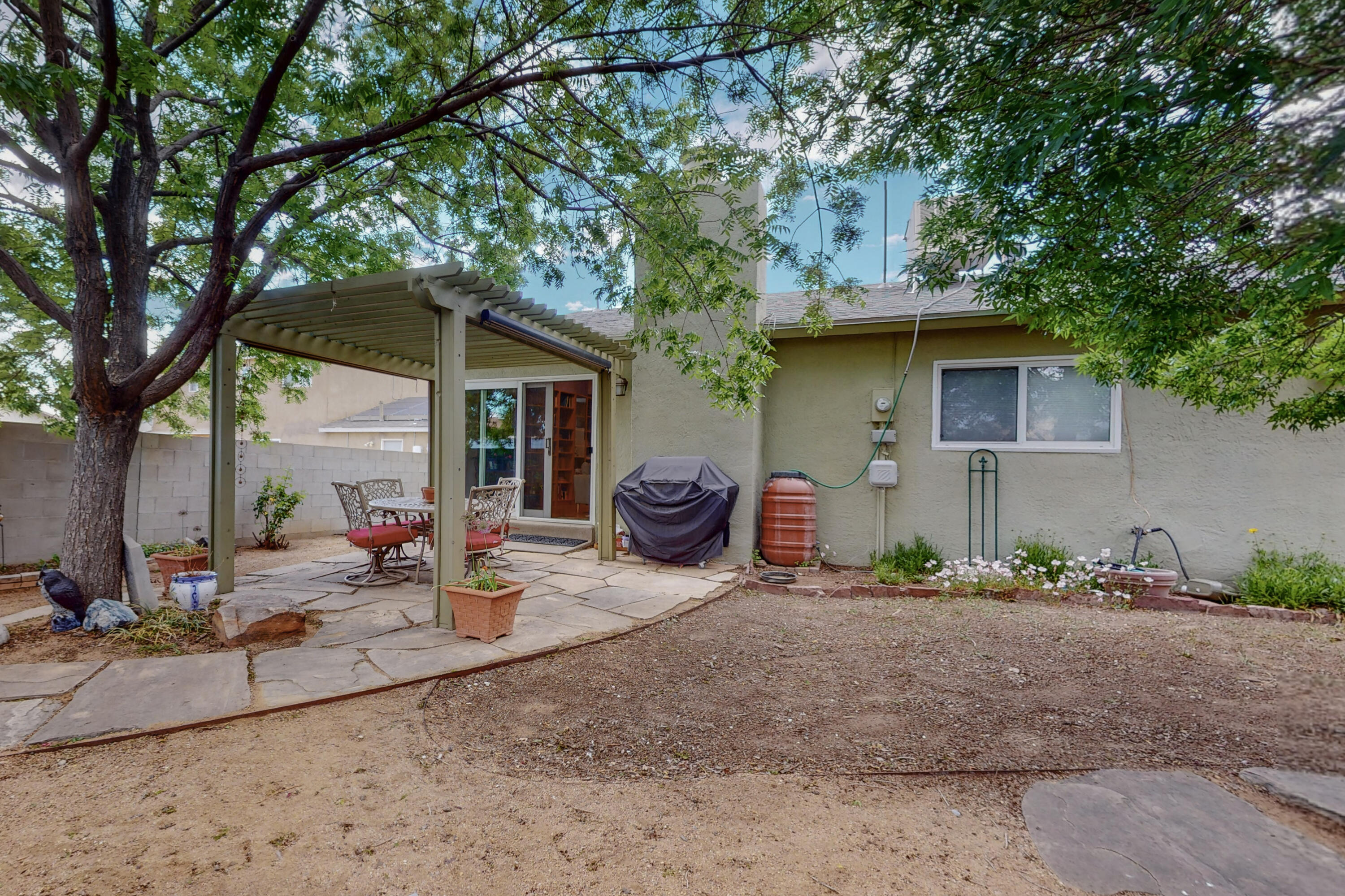 8132 Otero Avenue NE