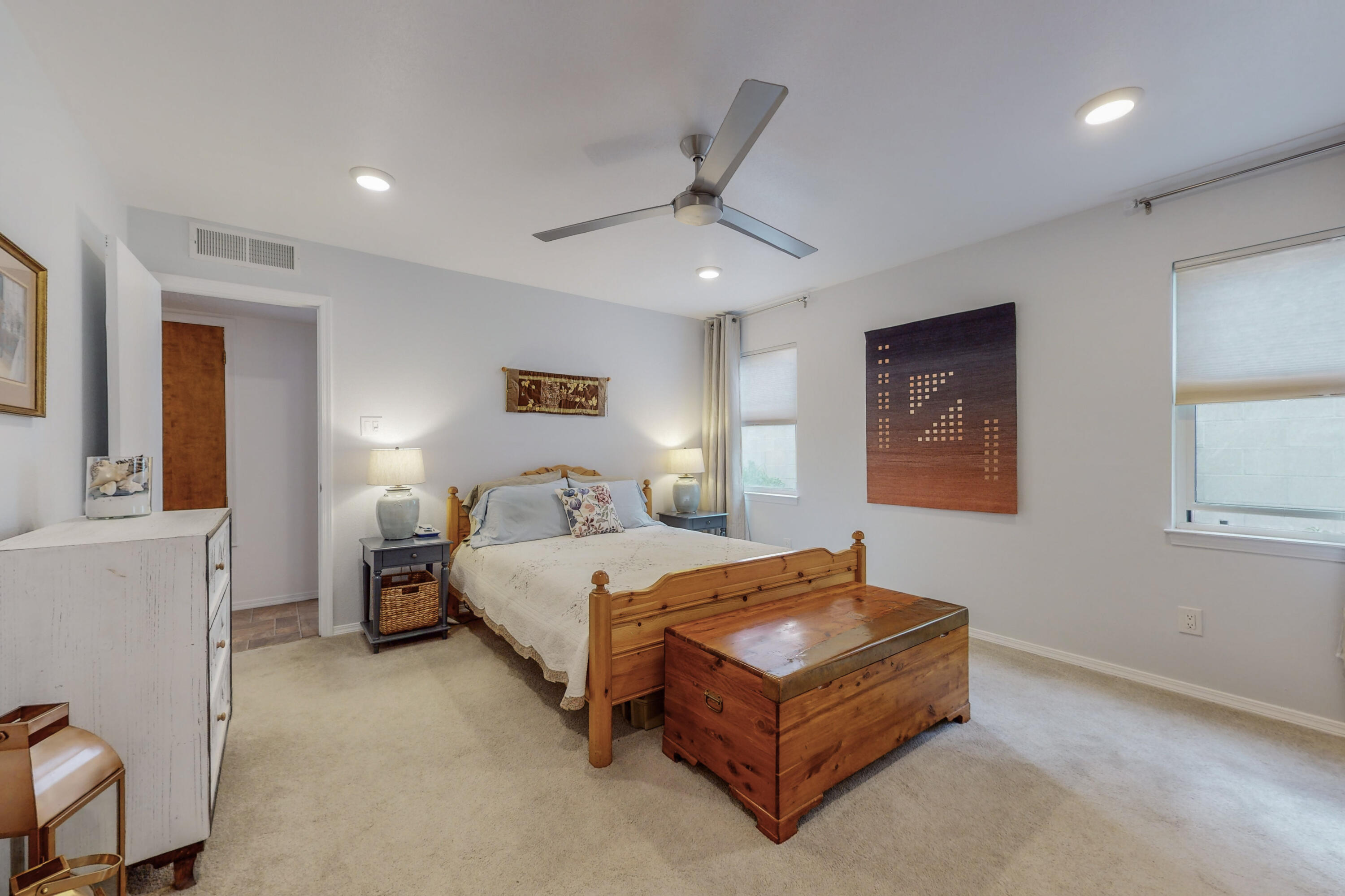 8132 Otero Avenue NE