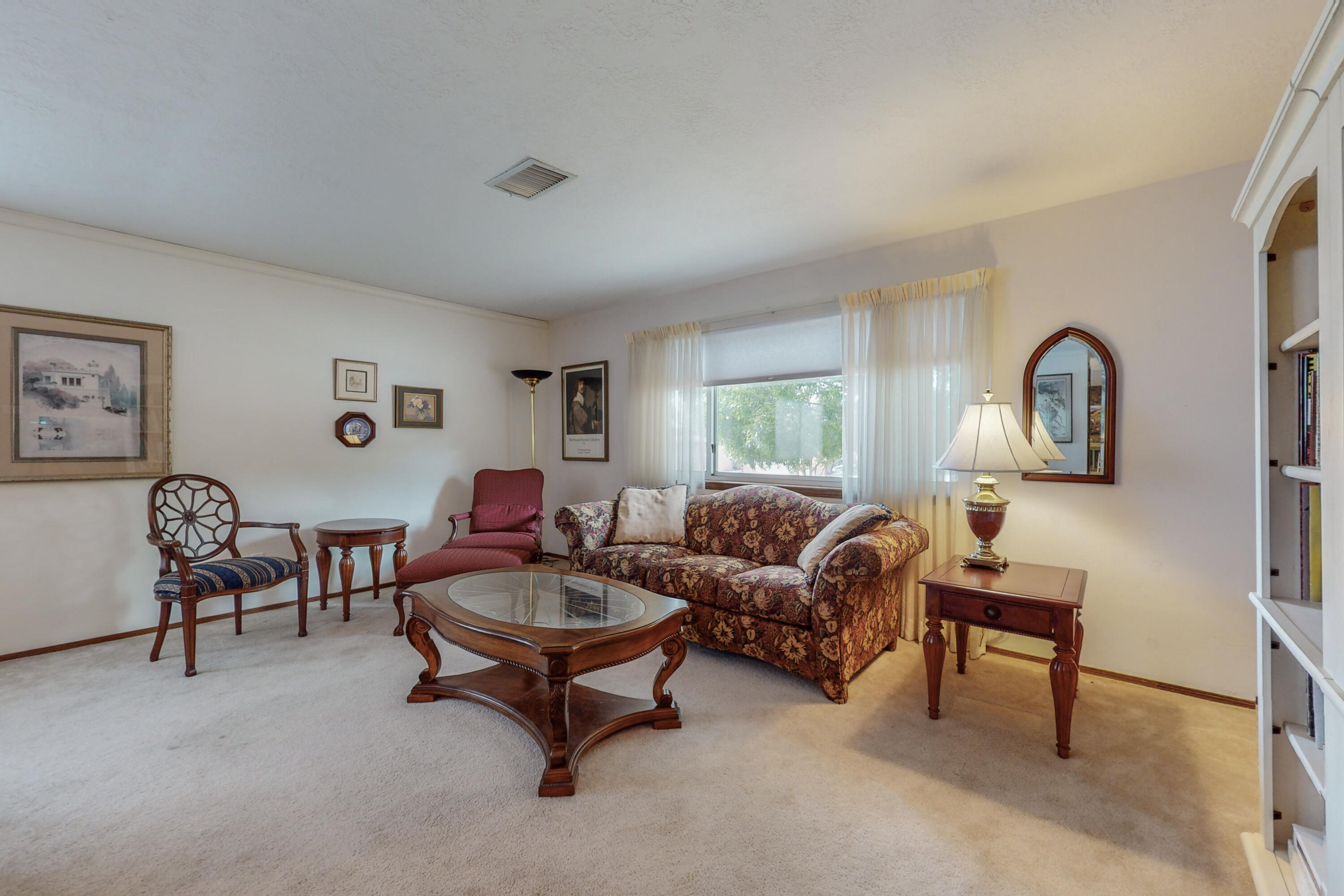 8132 Otero Avenue NE