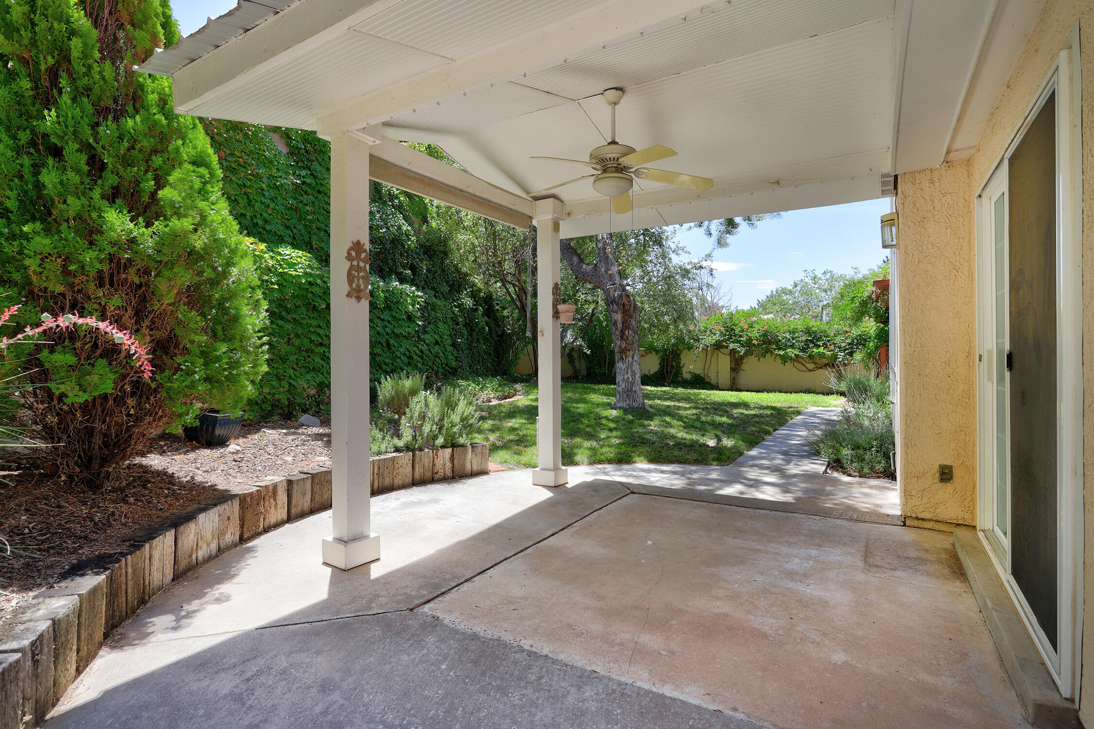 6100 Rosetree Place NE