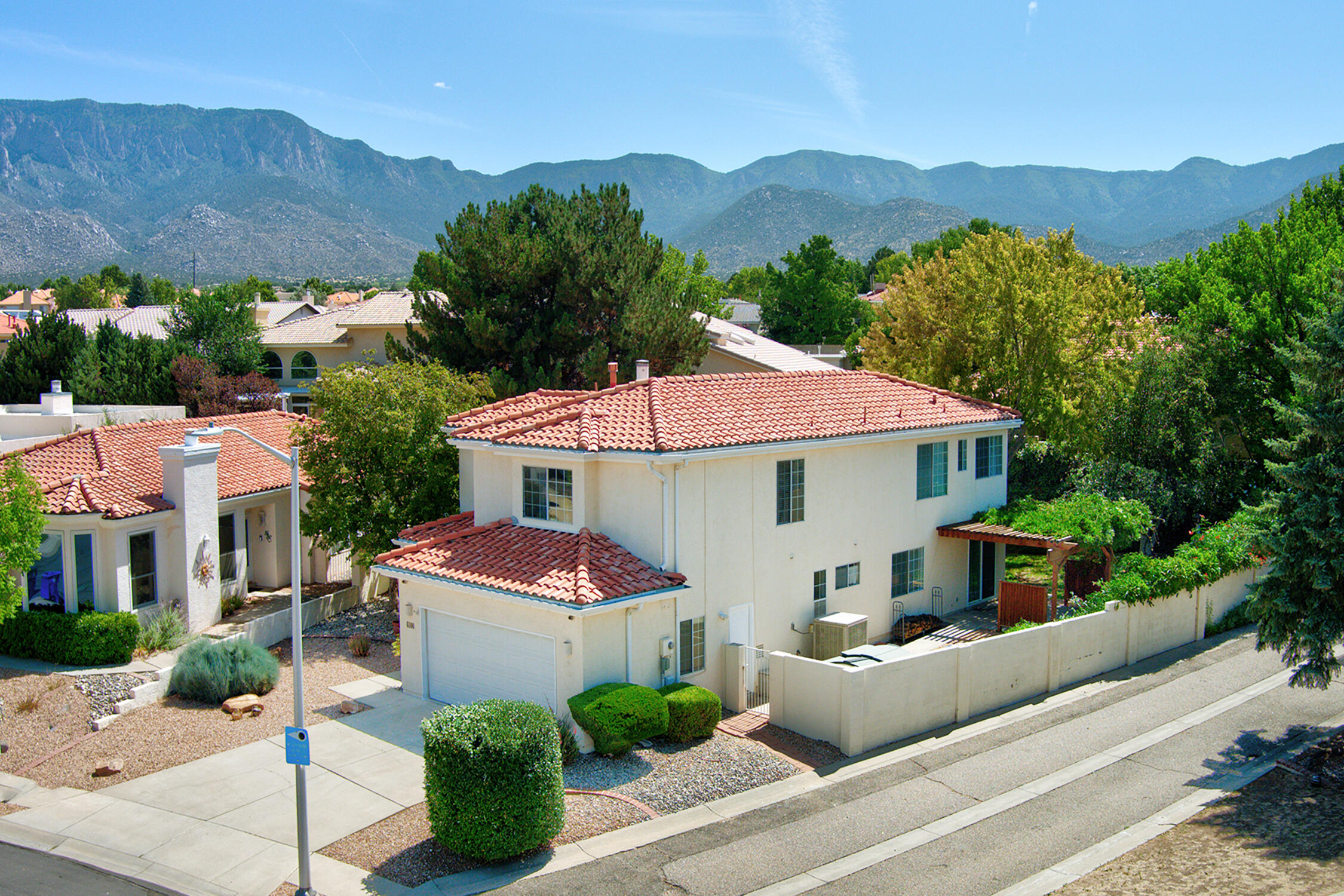 6100 Rosetree Place NE