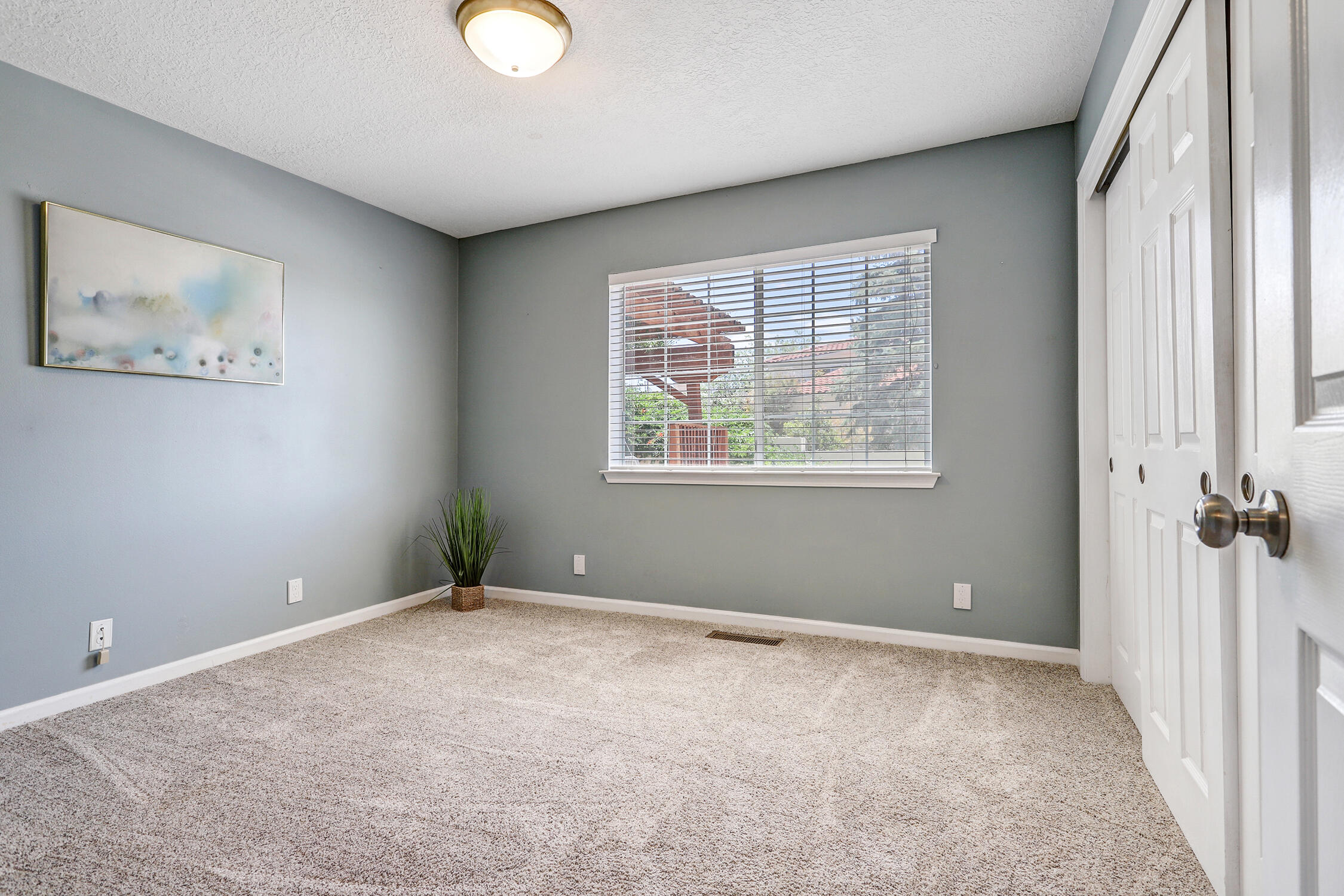 6100 Rosetree Place NE