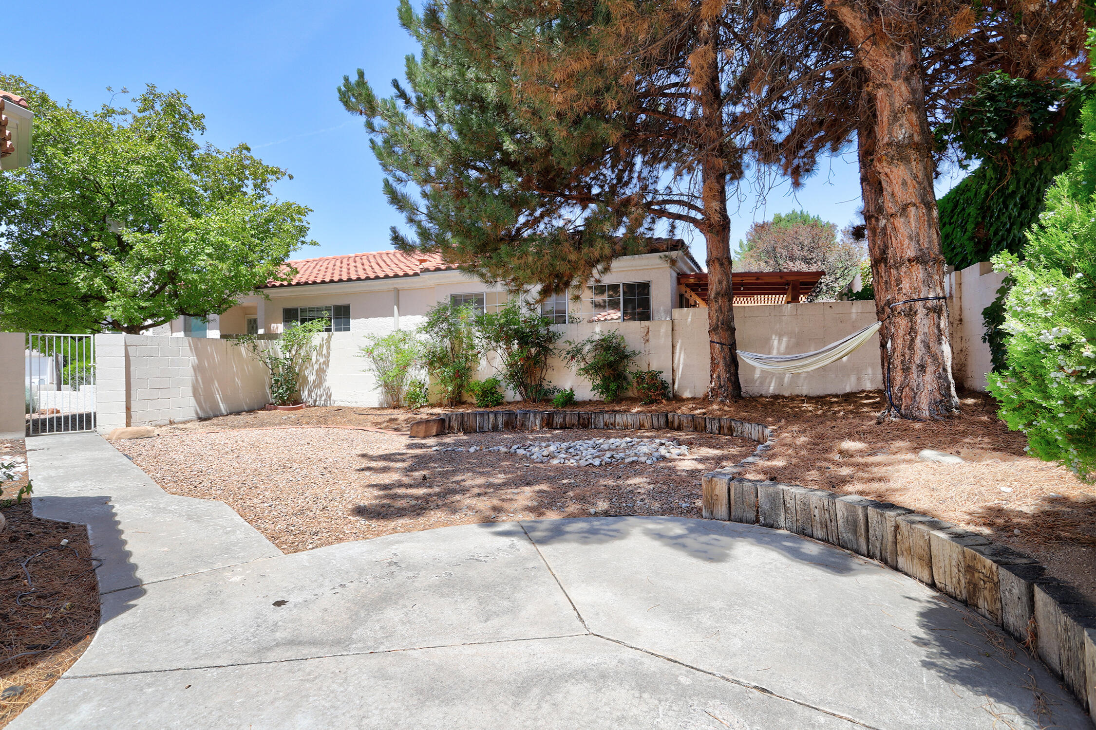 6100 Rosetree Place NE