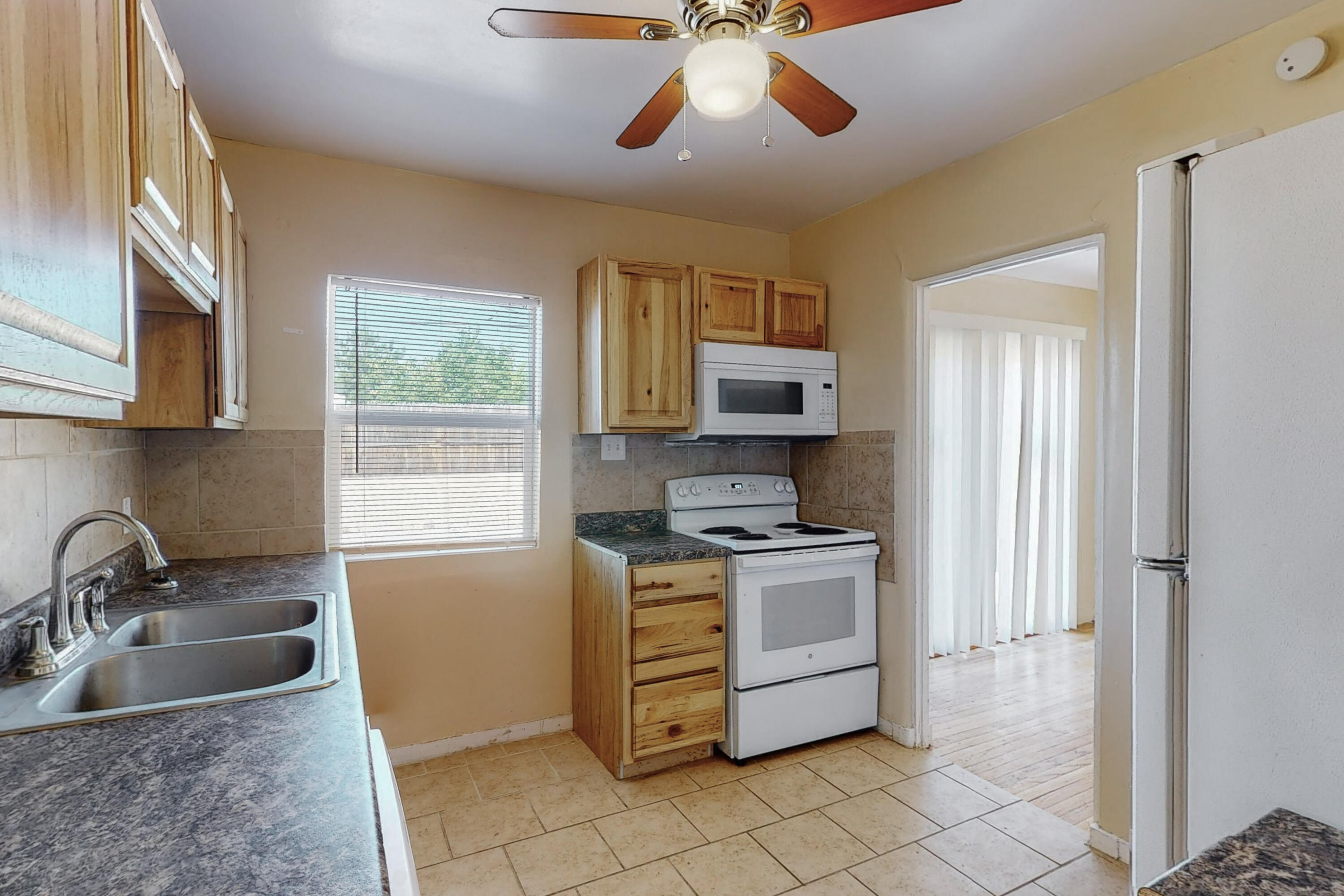 325 Laguayra Drive NE