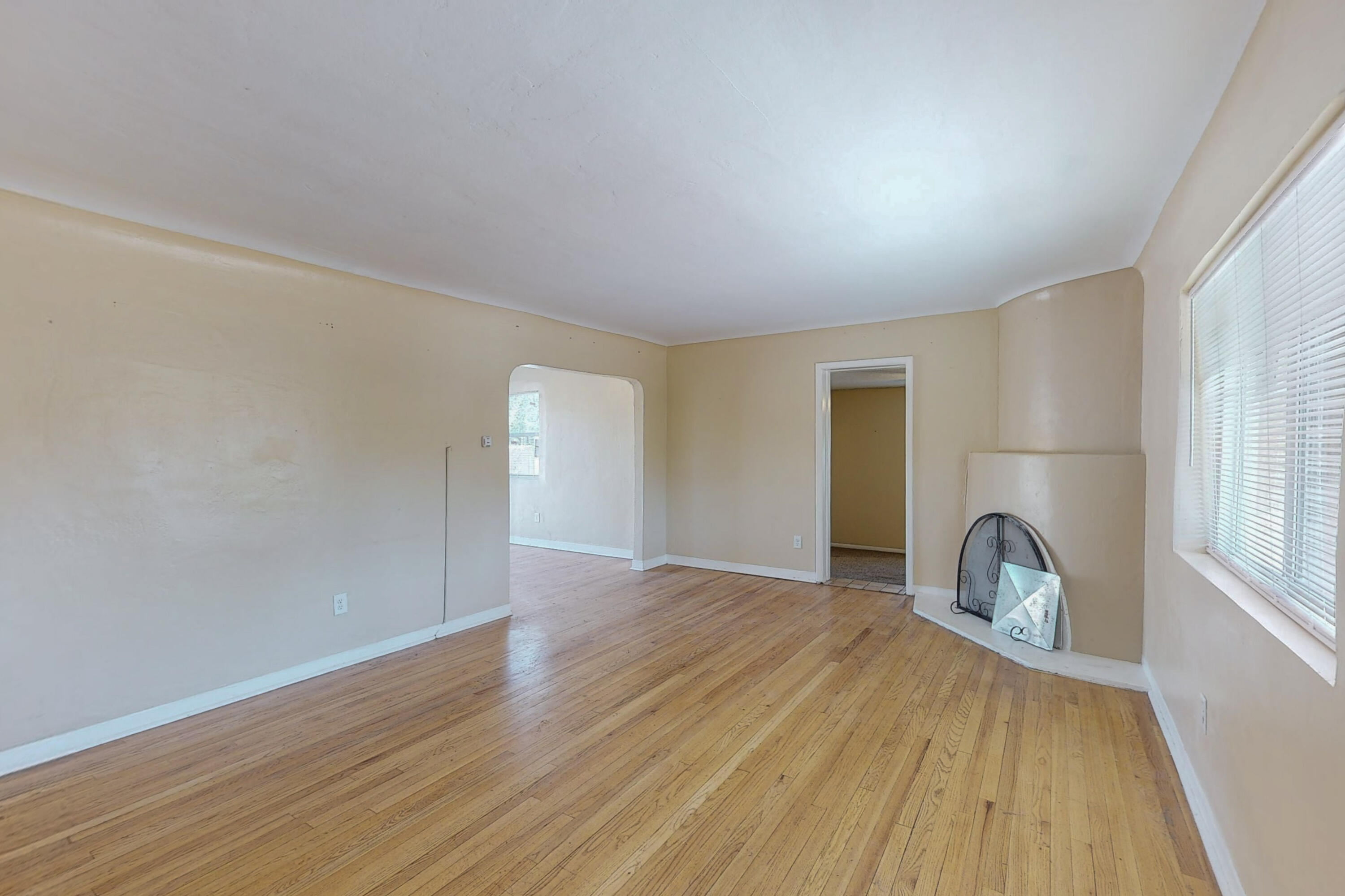 325 Laguayra Drive NE