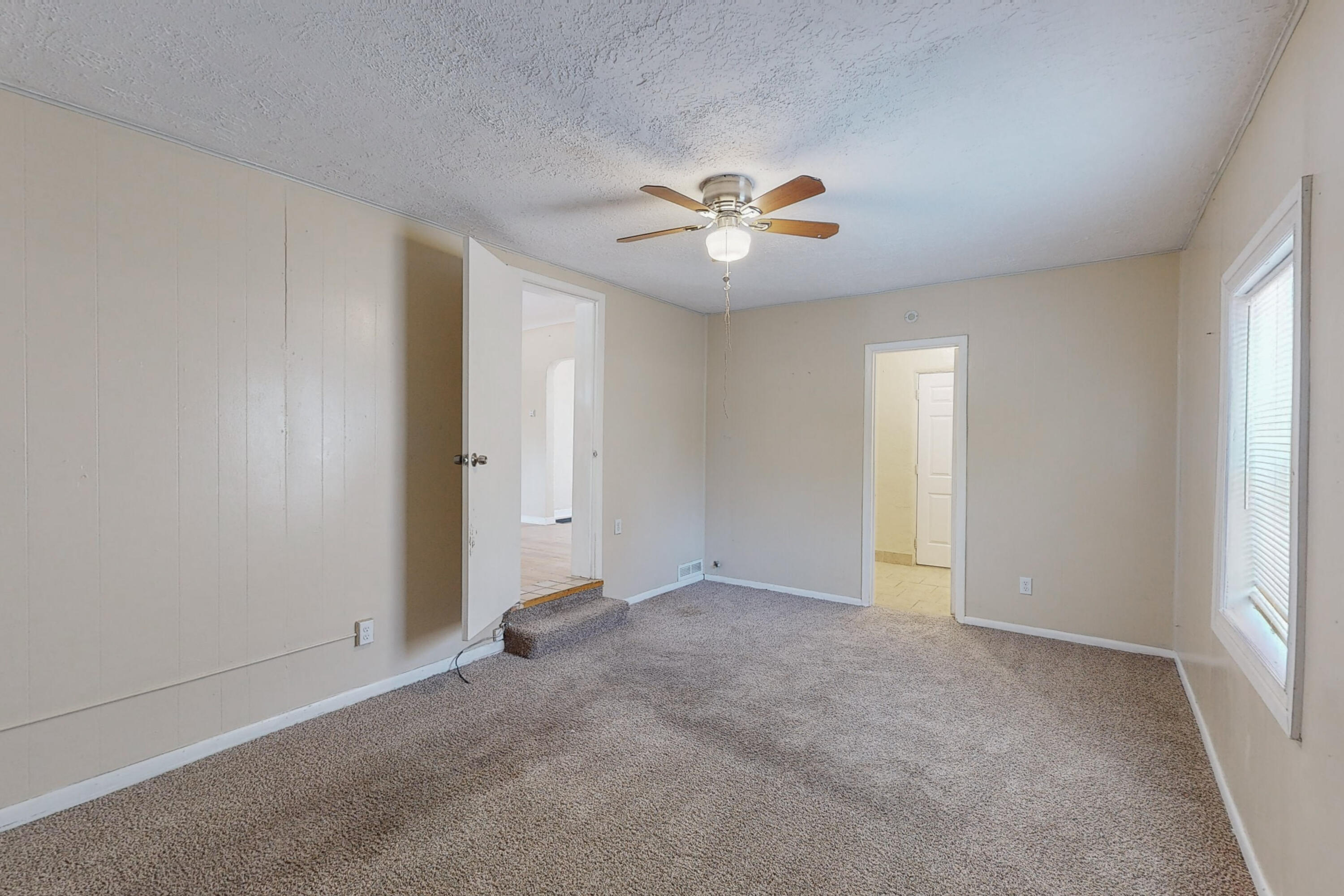 325 Laguayra Drive NE