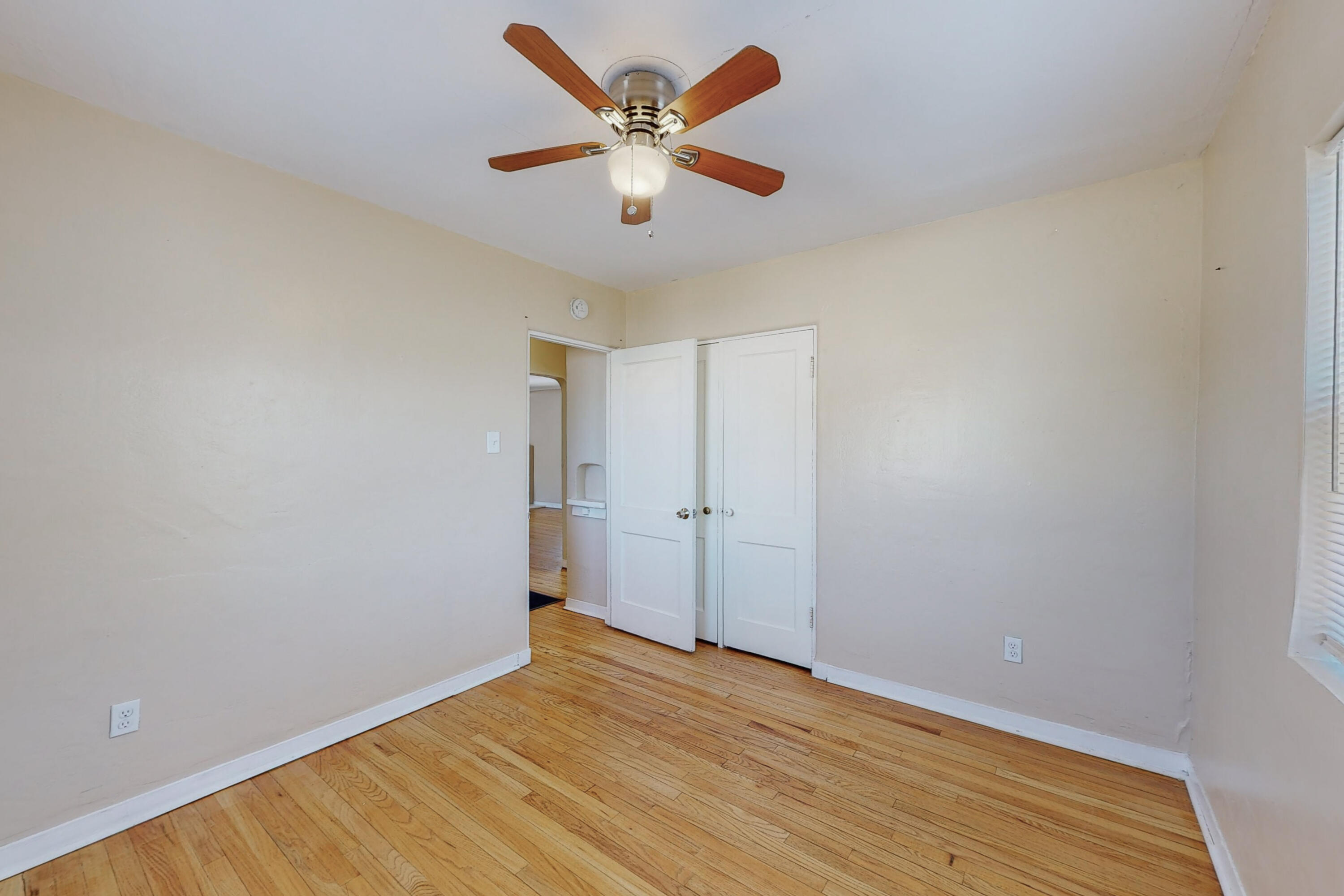 325 Laguayra Drive NE