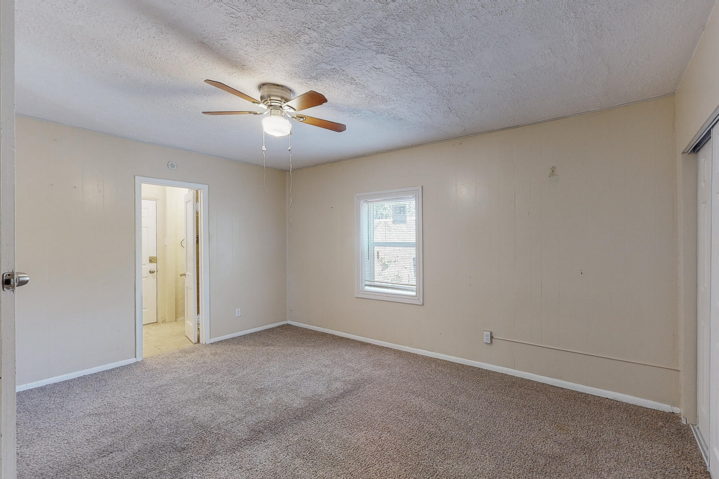 325 Laguayra Drive NE