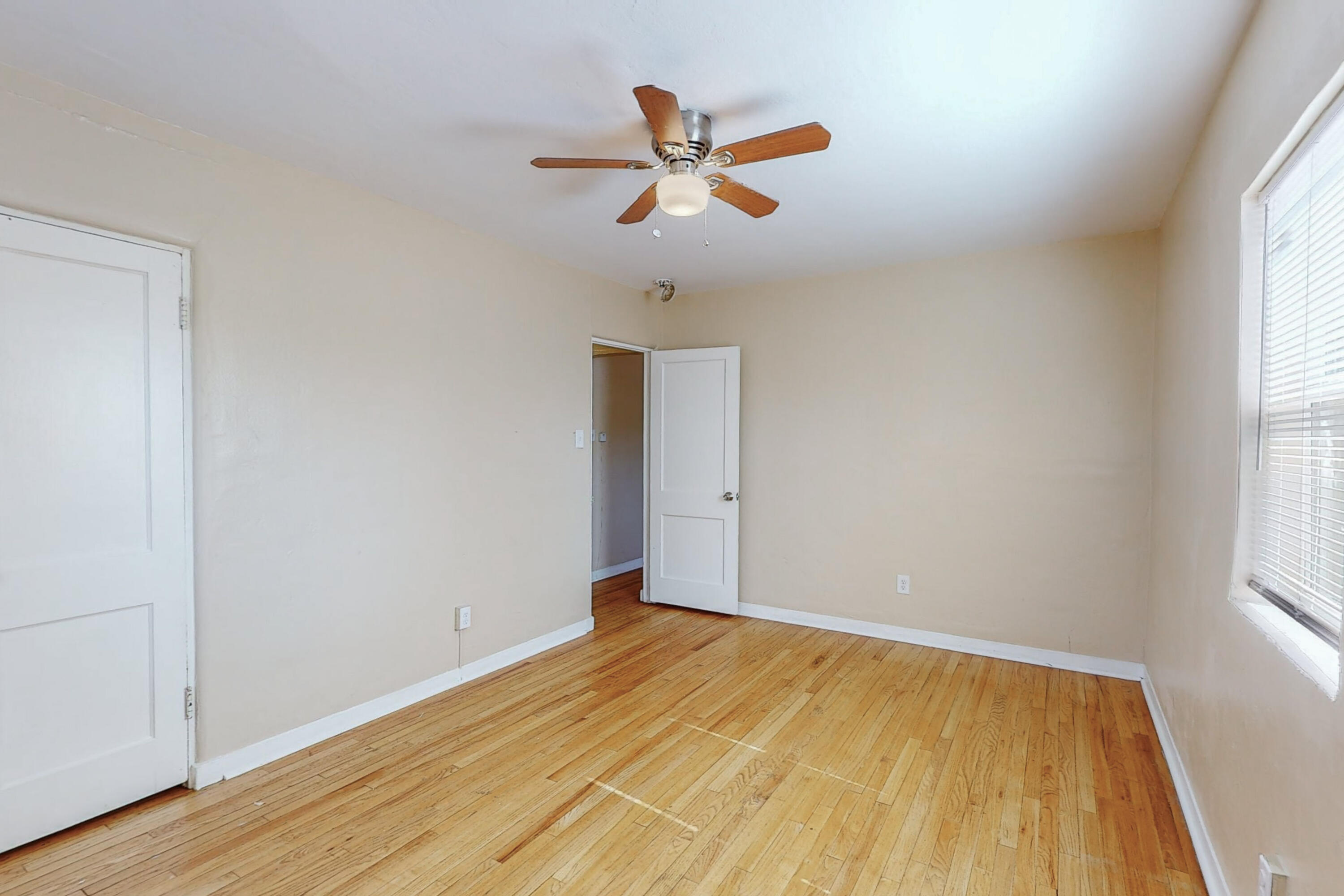 325 Laguayra Drive NE