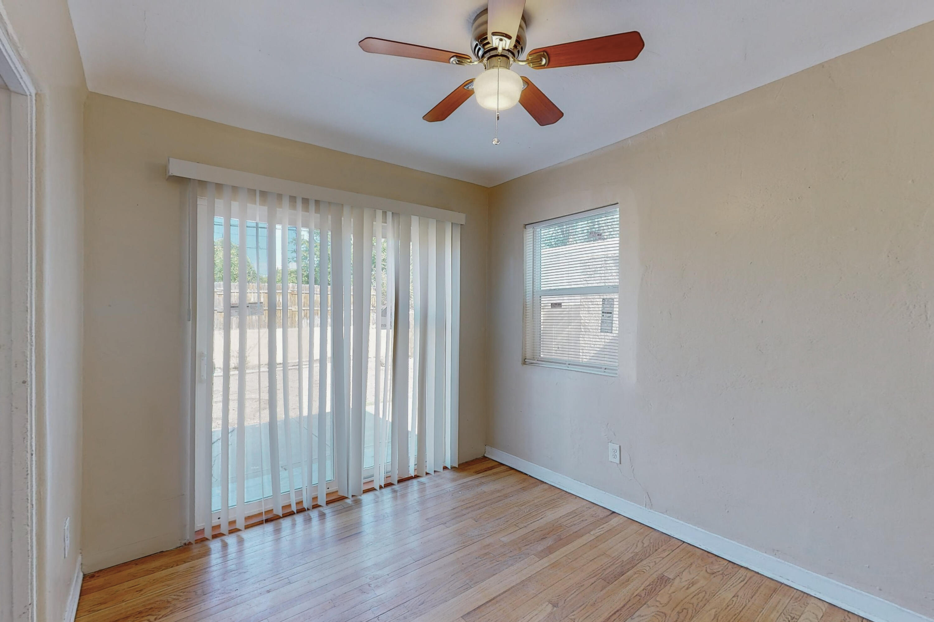 325 Laguayra Drive NE