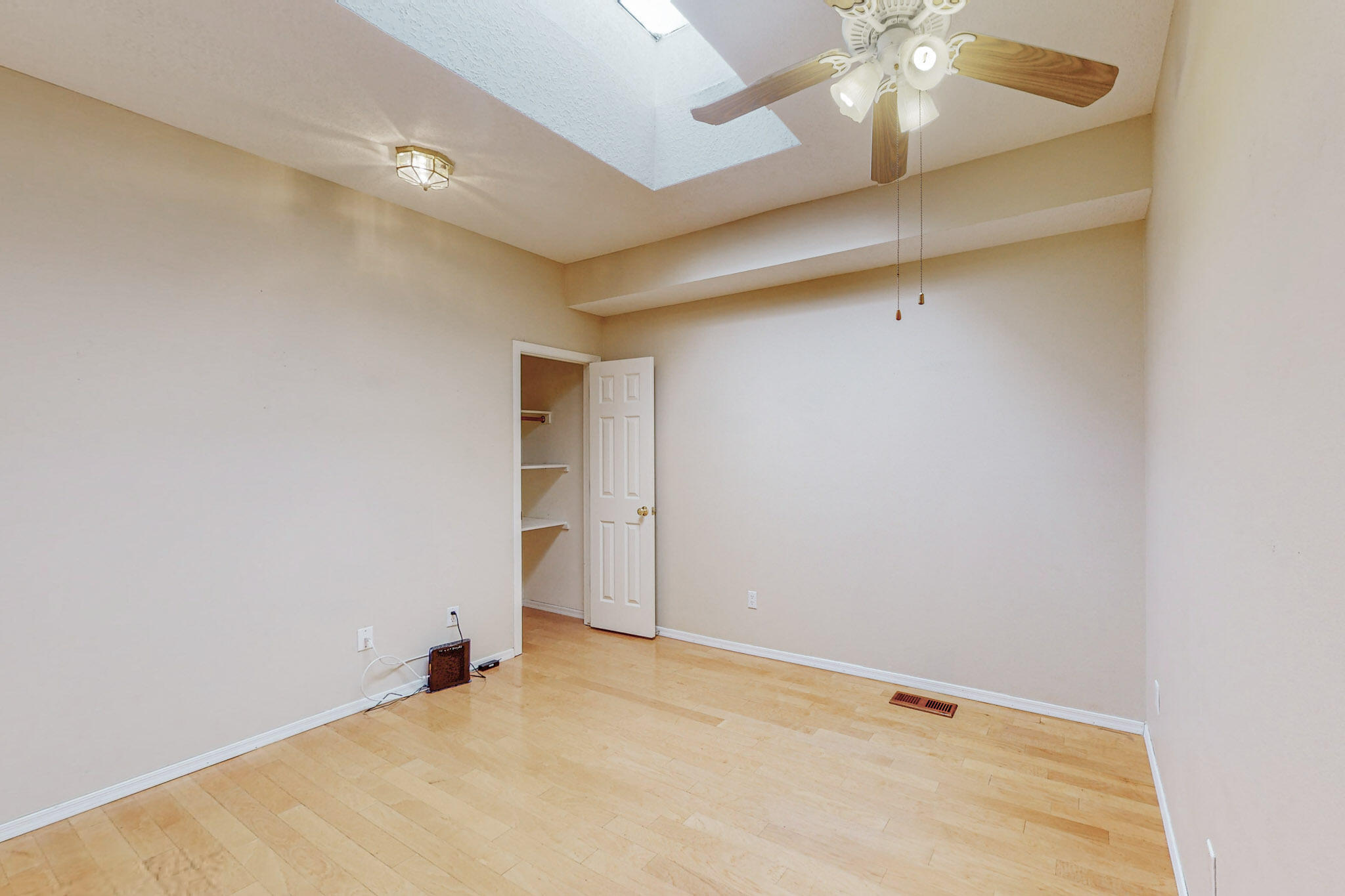 596 Eastlake Drive SE