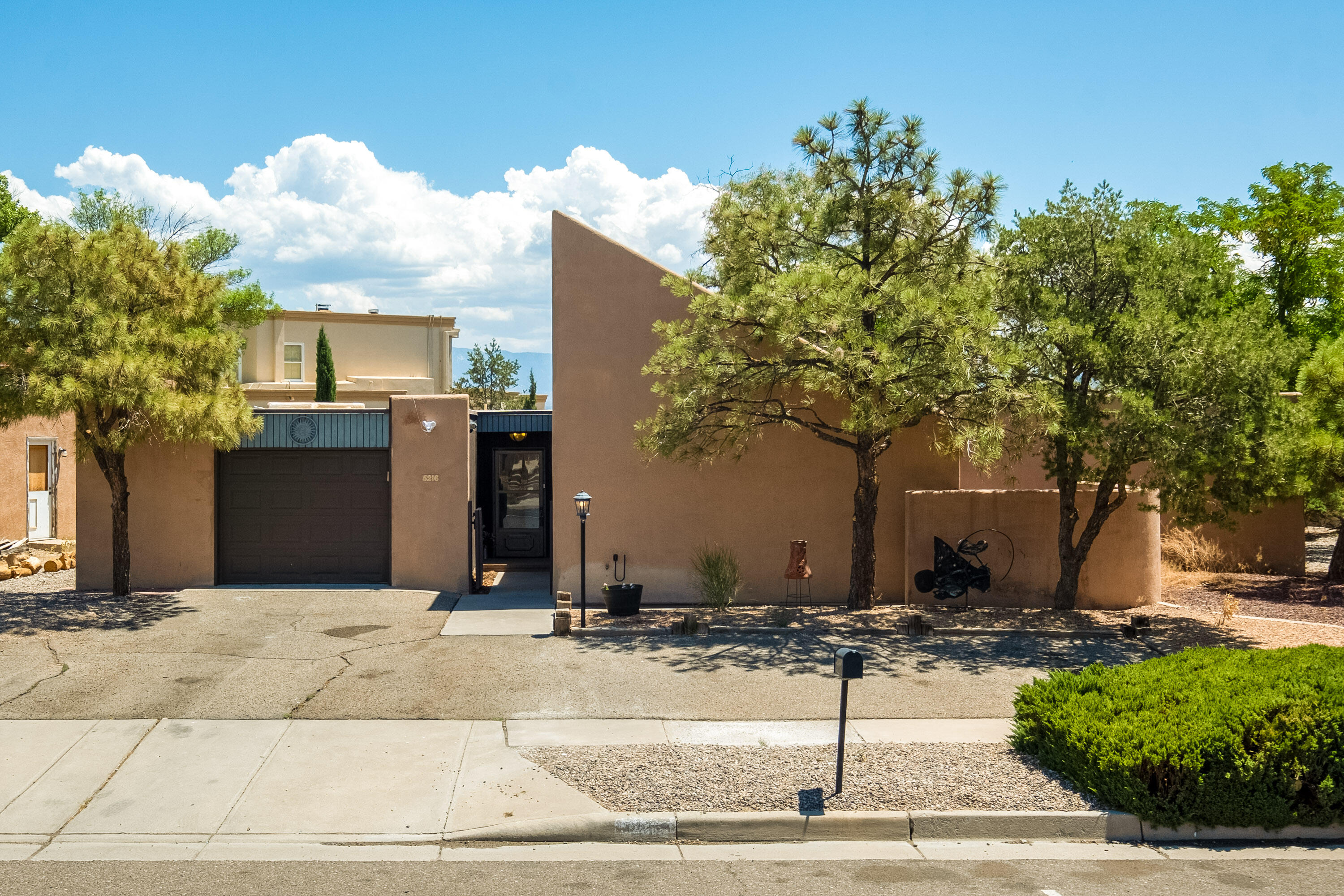 5216 Valle Vista Drive NW