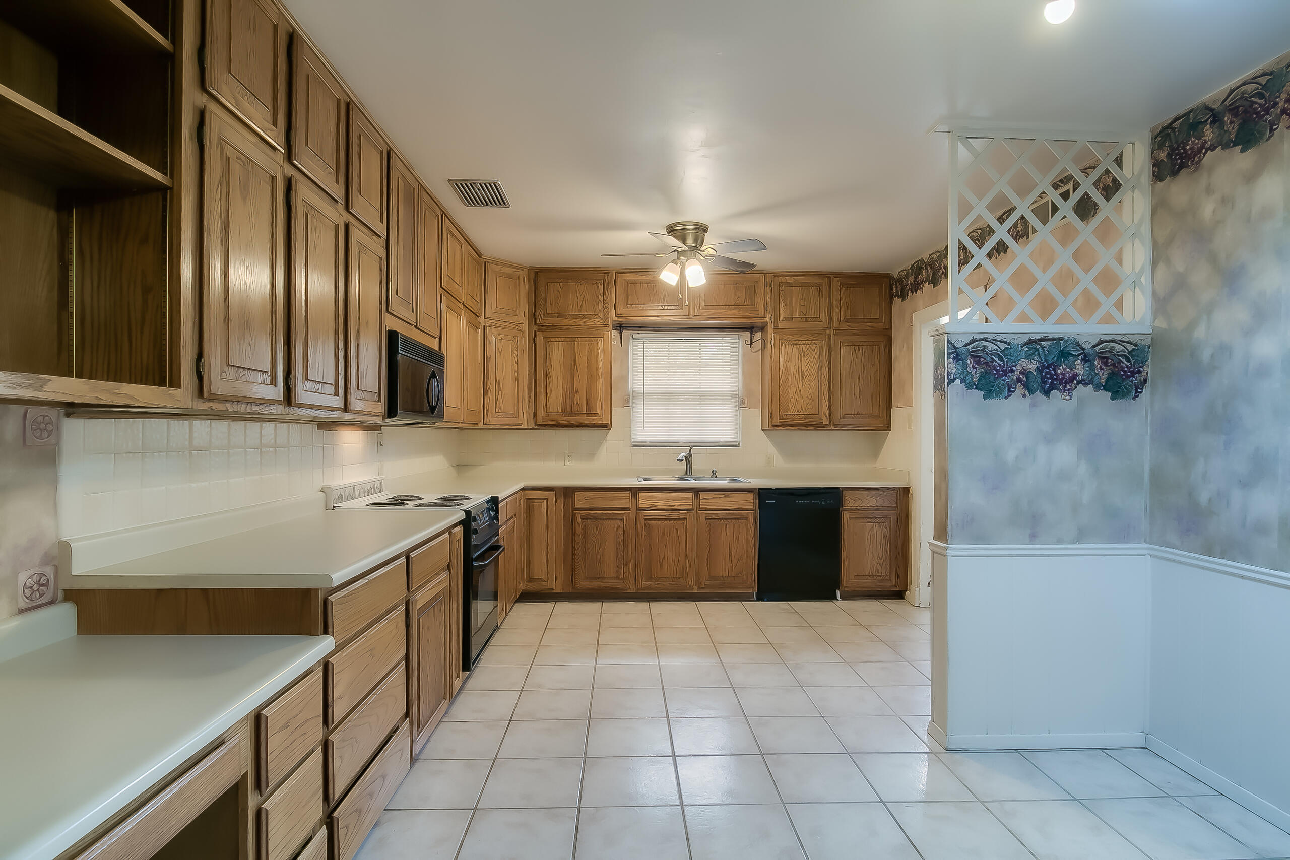 813 Calle Del Corte NE