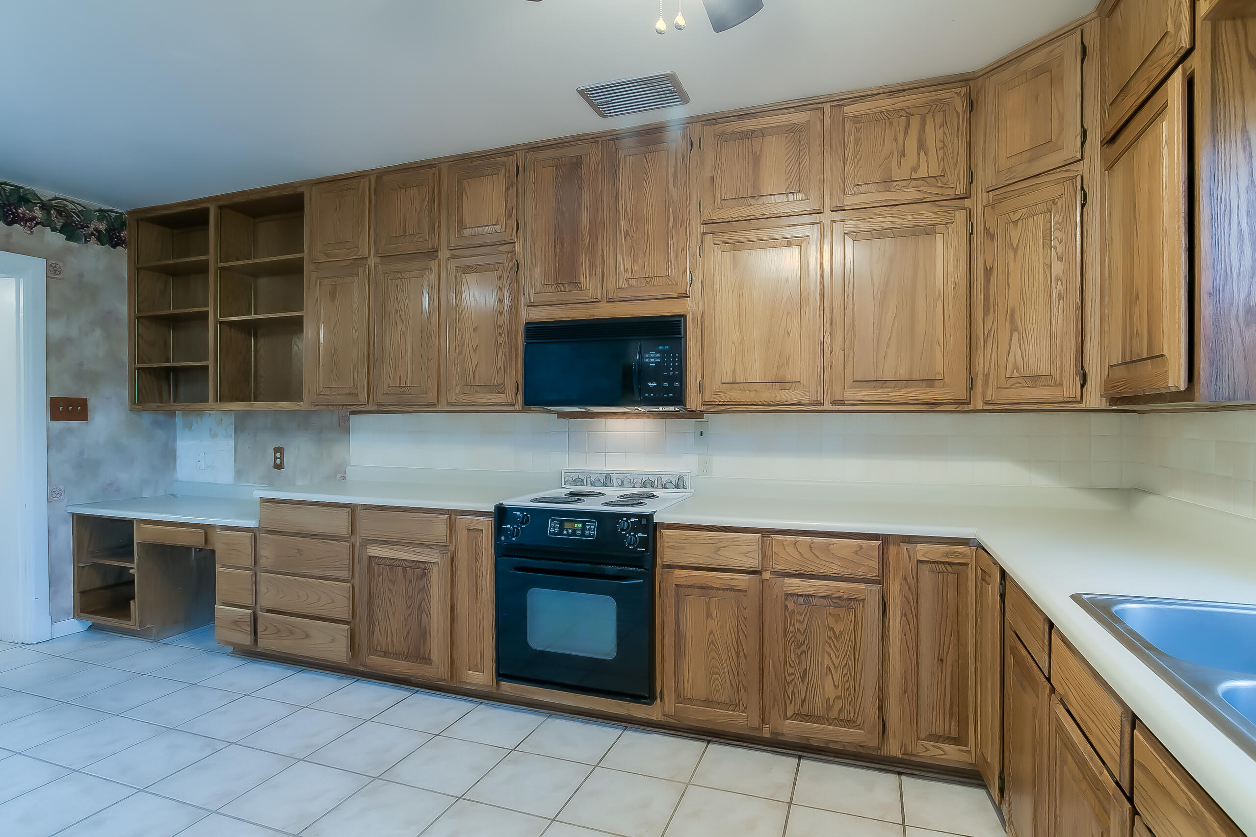 813 Calle Del Corte NE