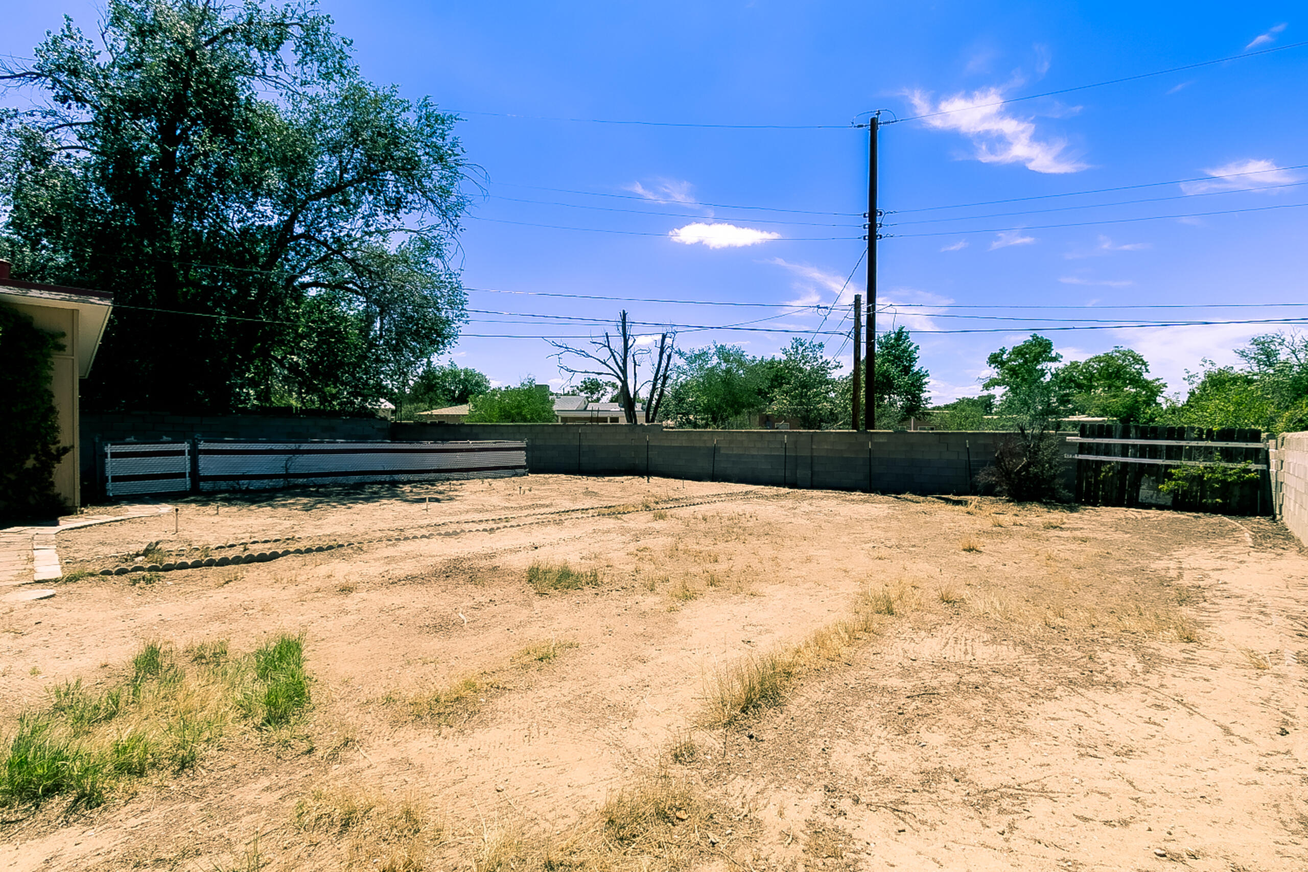 813 Calle Del Corte NE