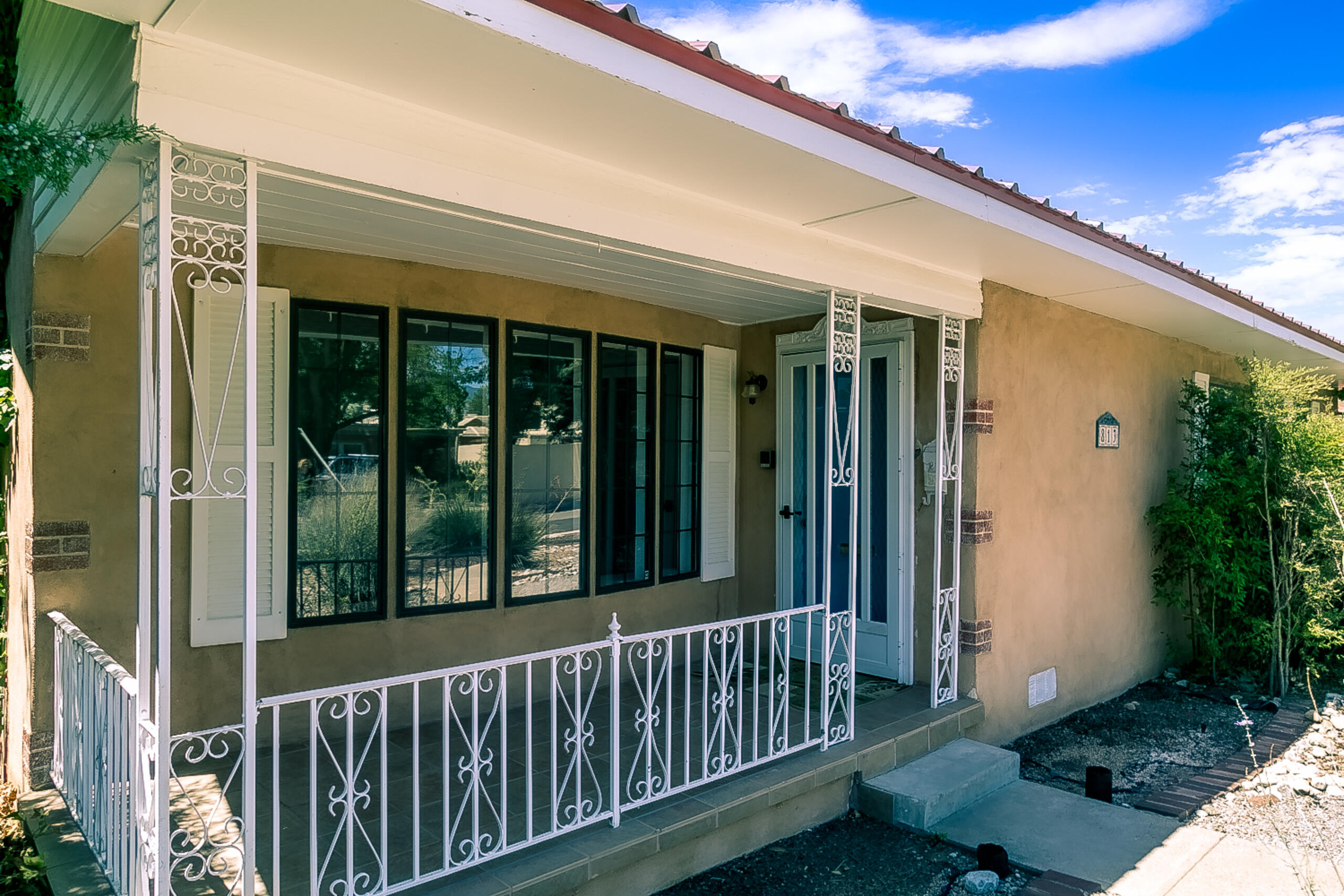 813 Calle Del Corte NE