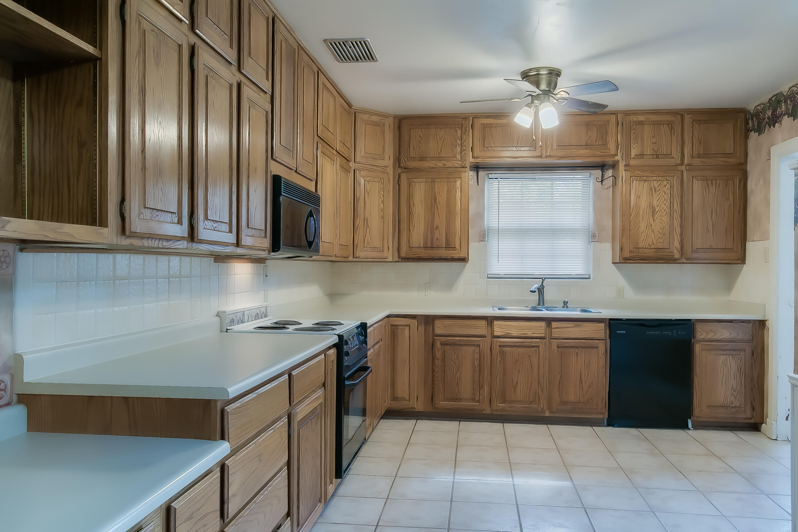 813 Calle Del Corte NE