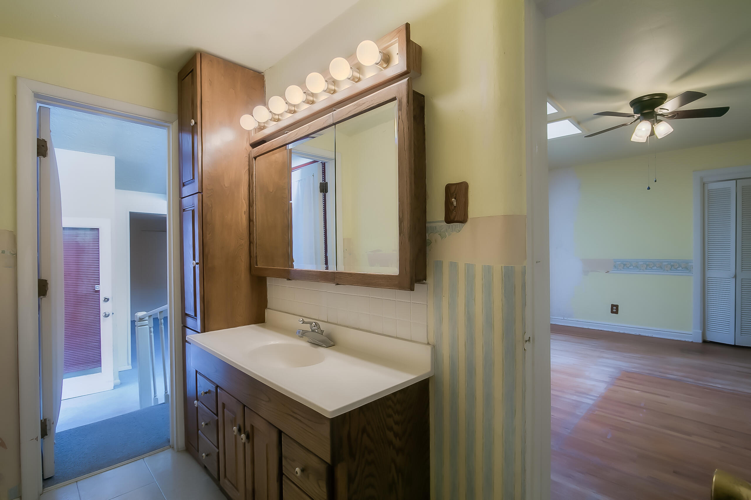 813 Calle Del Corte NE