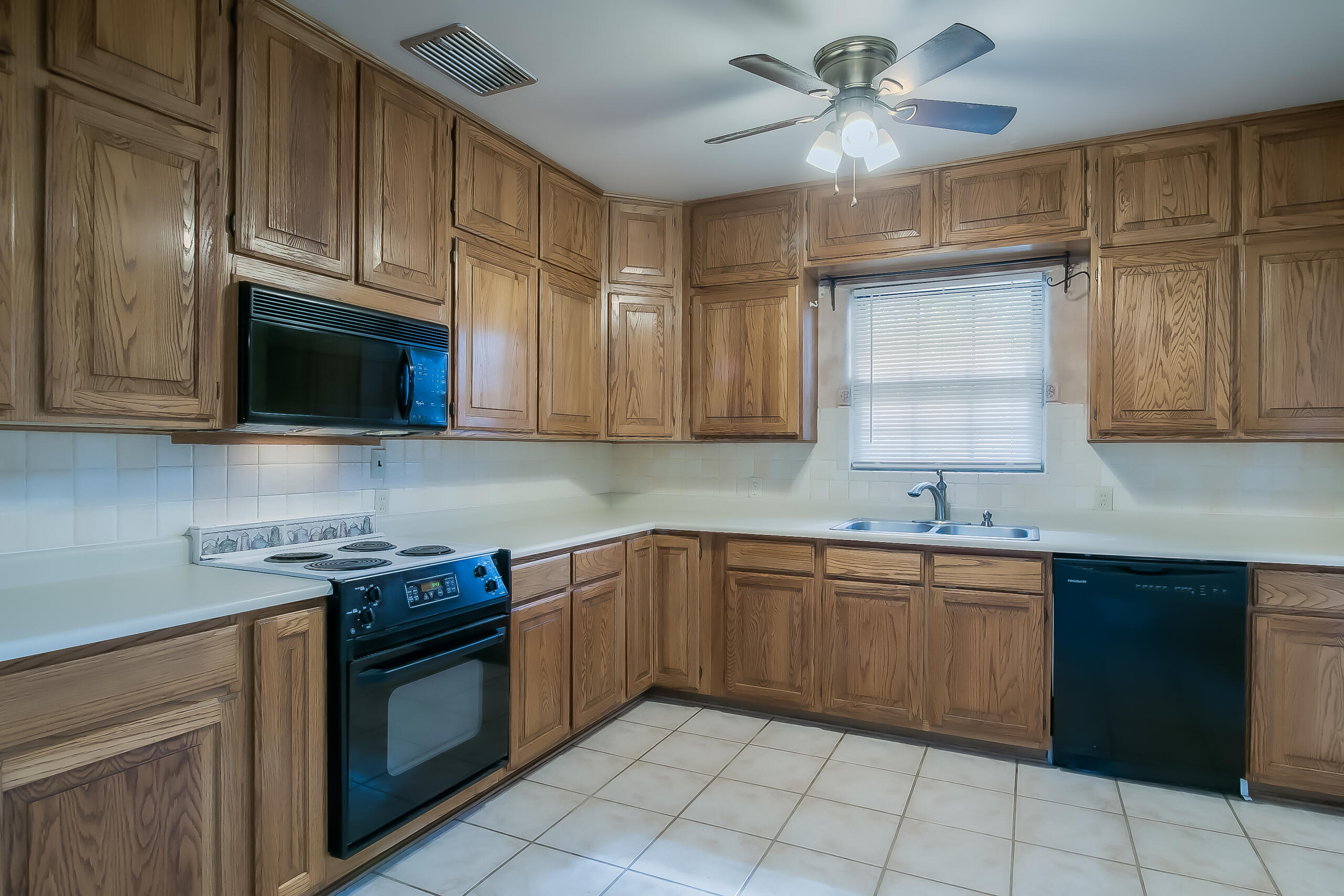 813 Calle Del Corte NE