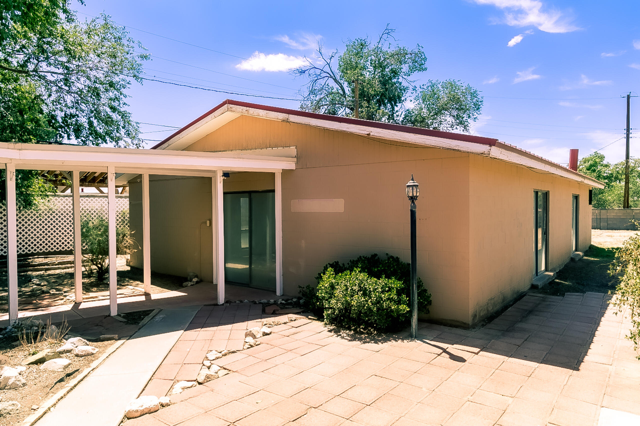 813 Calle Del Corte NE