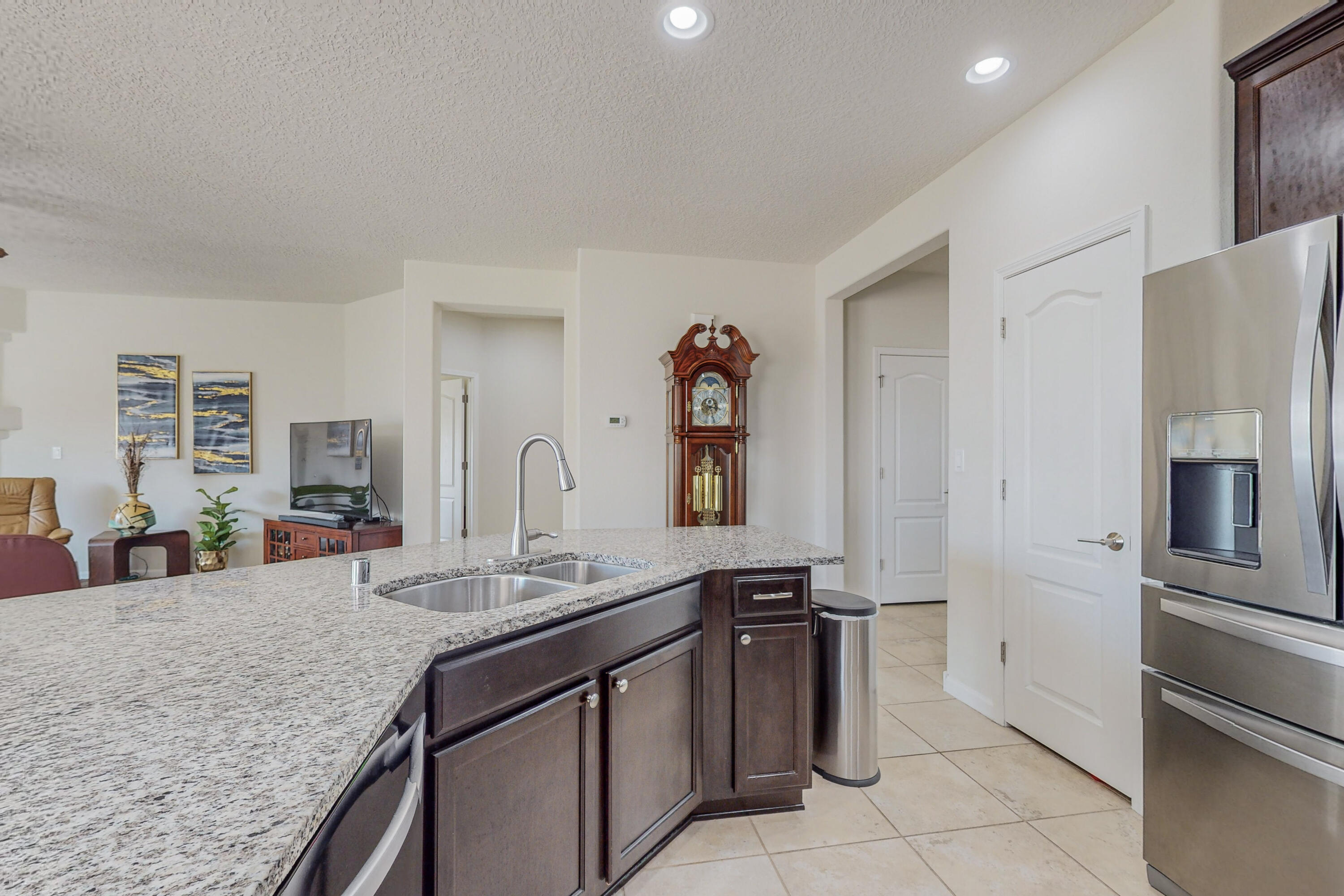 3808 Puenta Alto Avenue NE