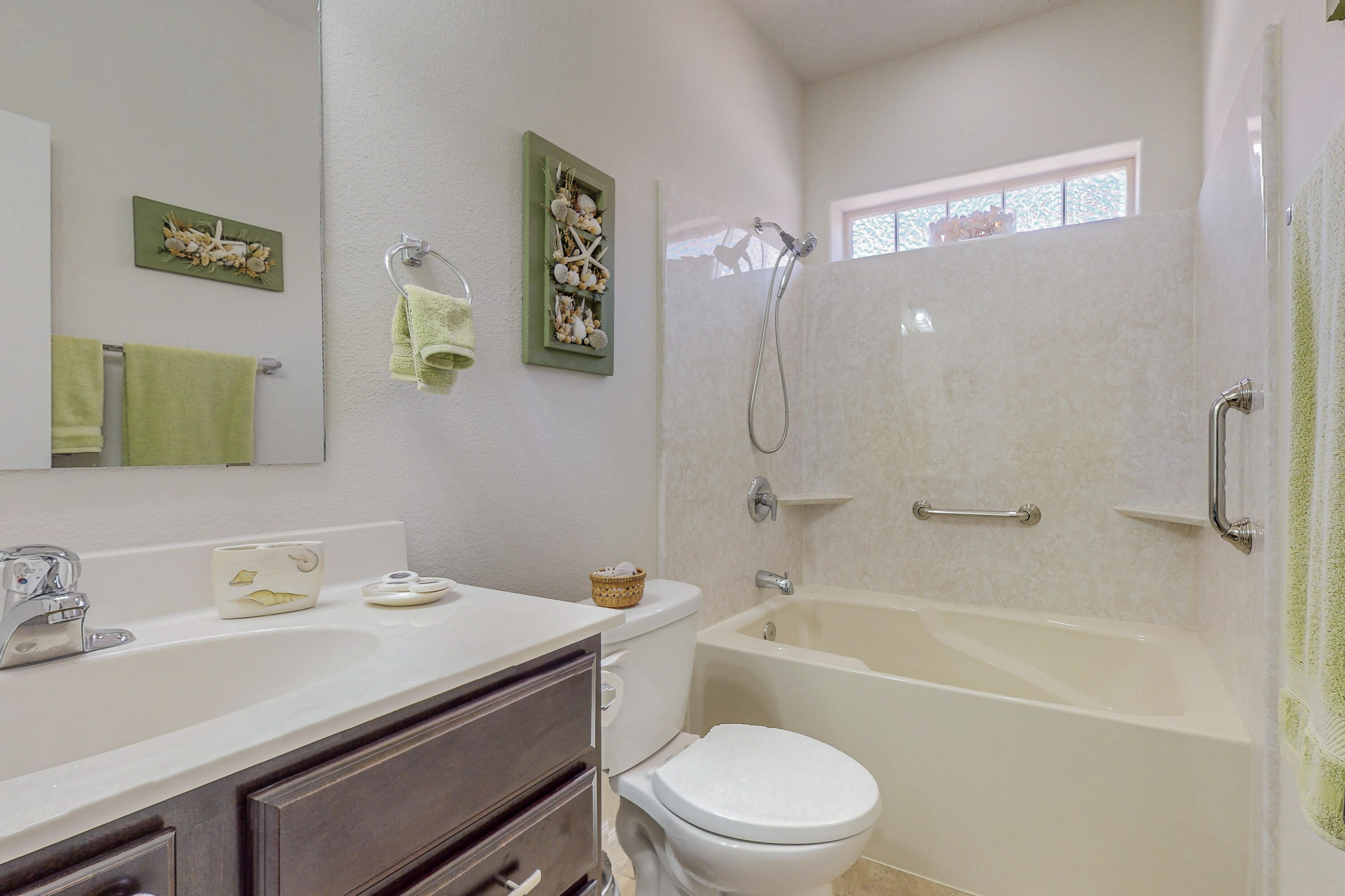 3808 Puenta Alto Avenue NE