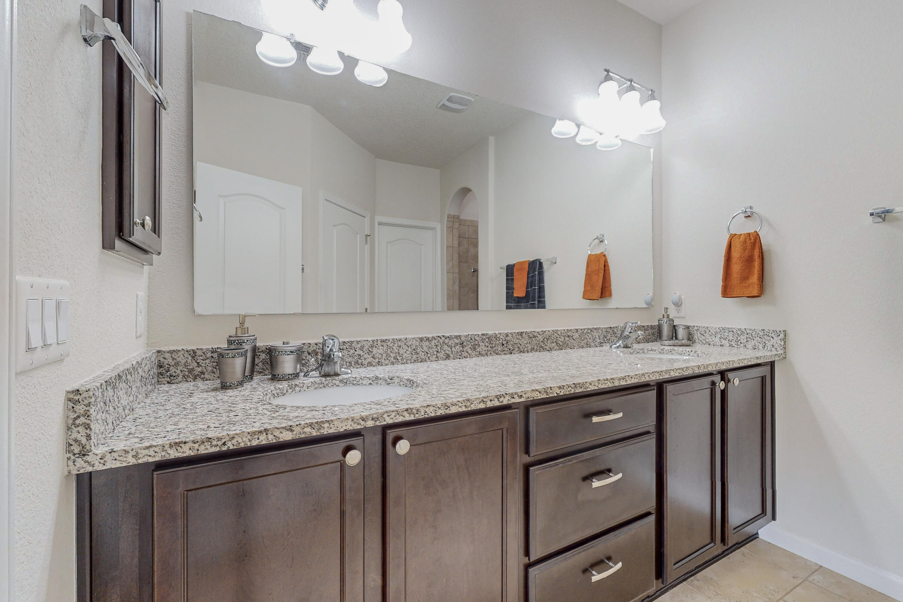 3808 Puenta Alto Avenue NE