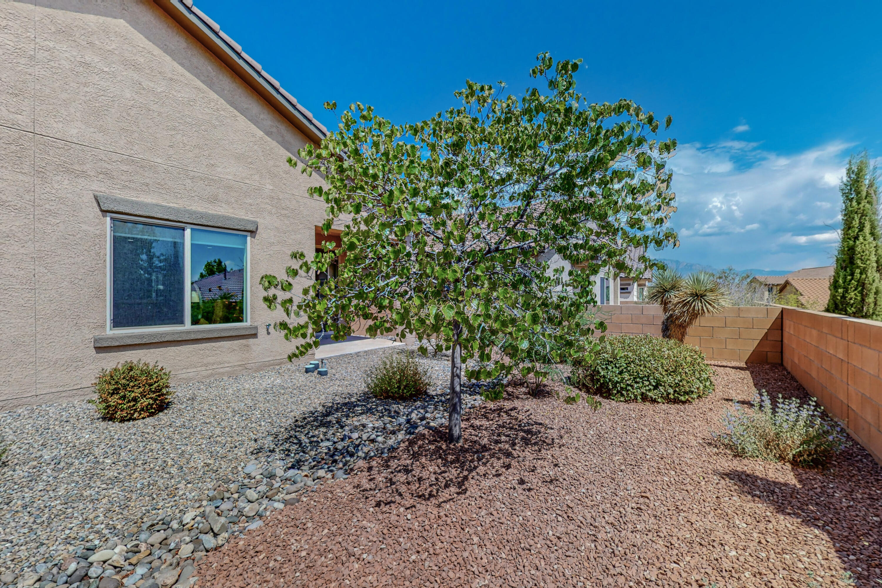 3808 Puenta Alto Avenue NE