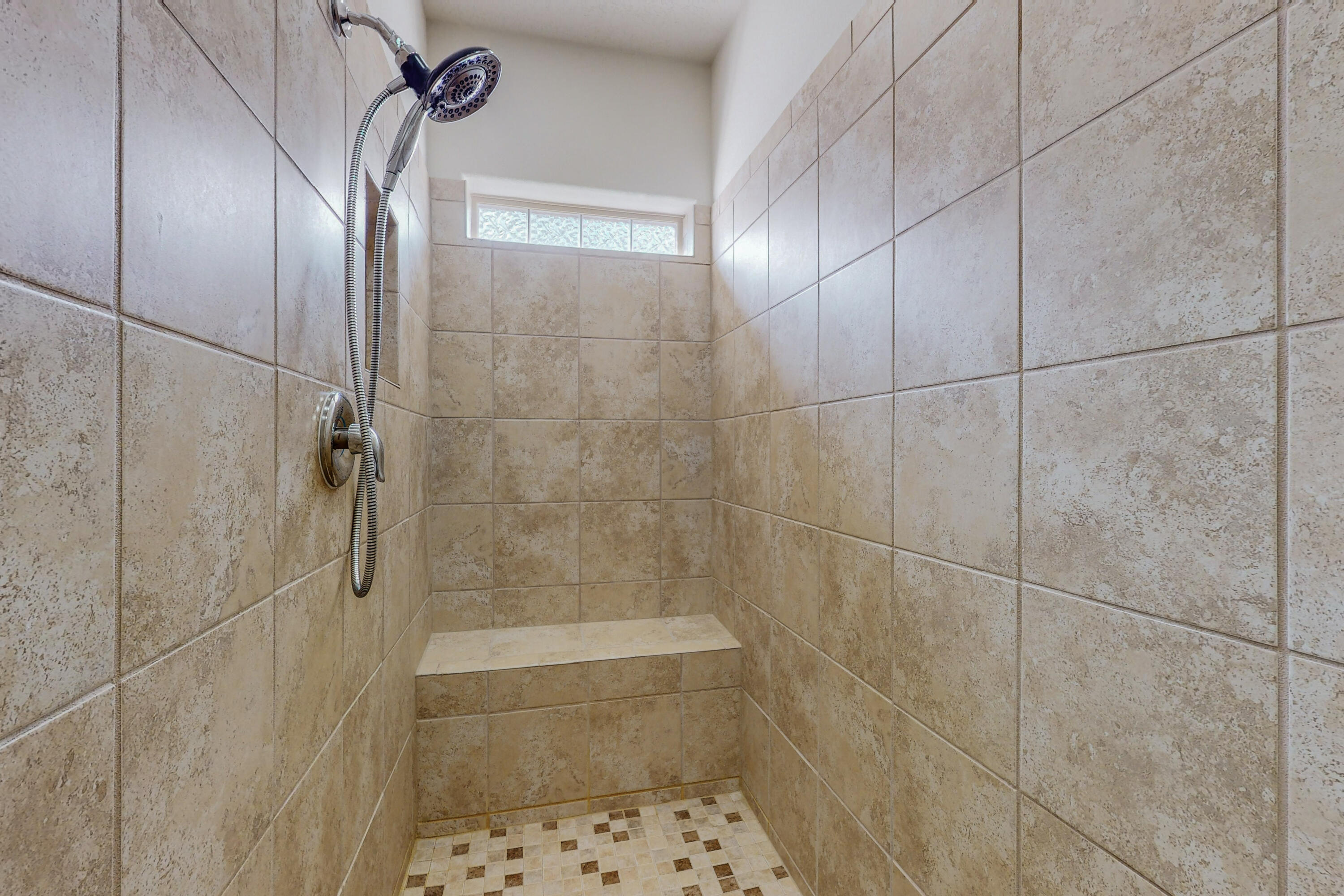 3808 Puenta Alto Avenue NE