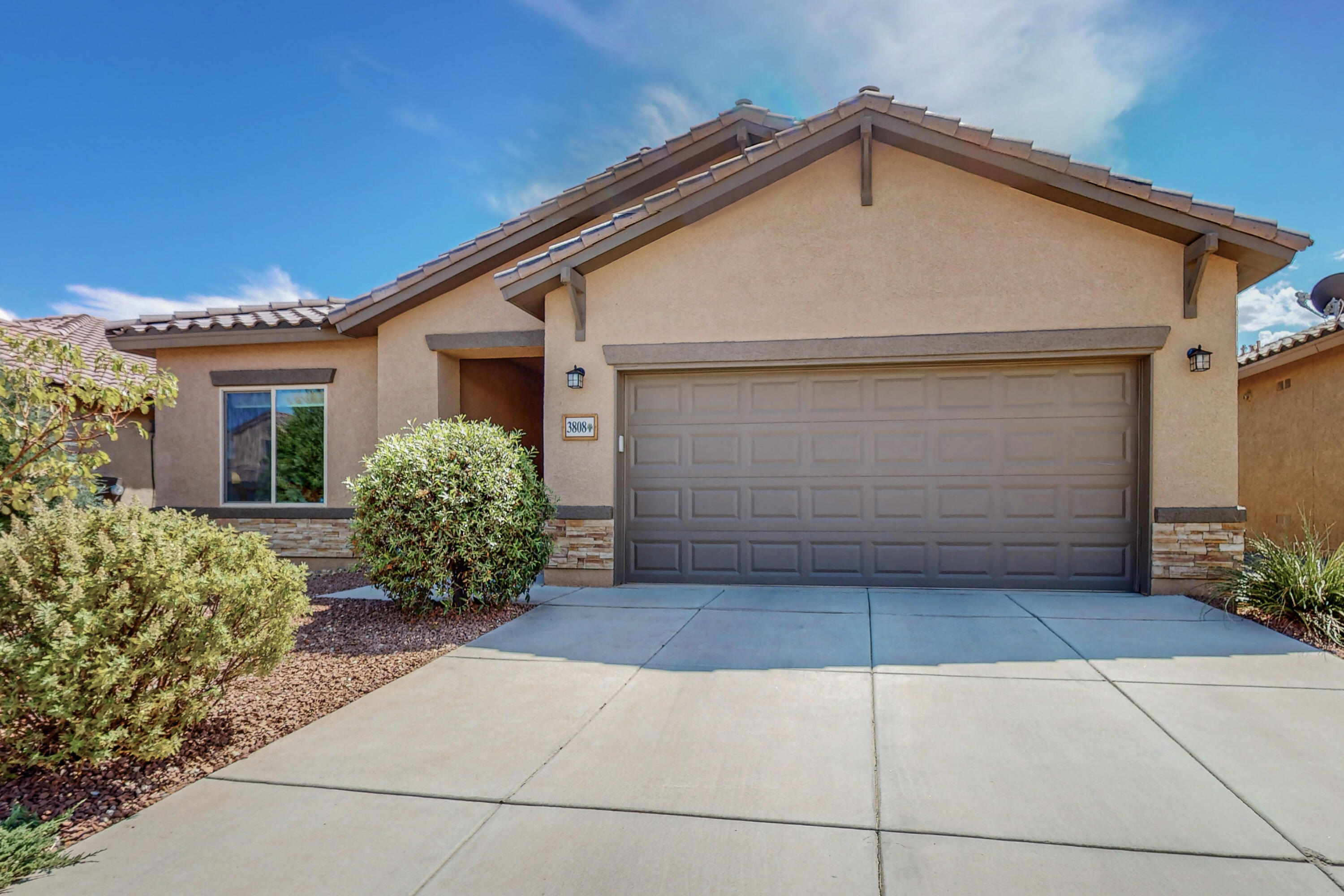 3808 Puenta Alto Avenue NE