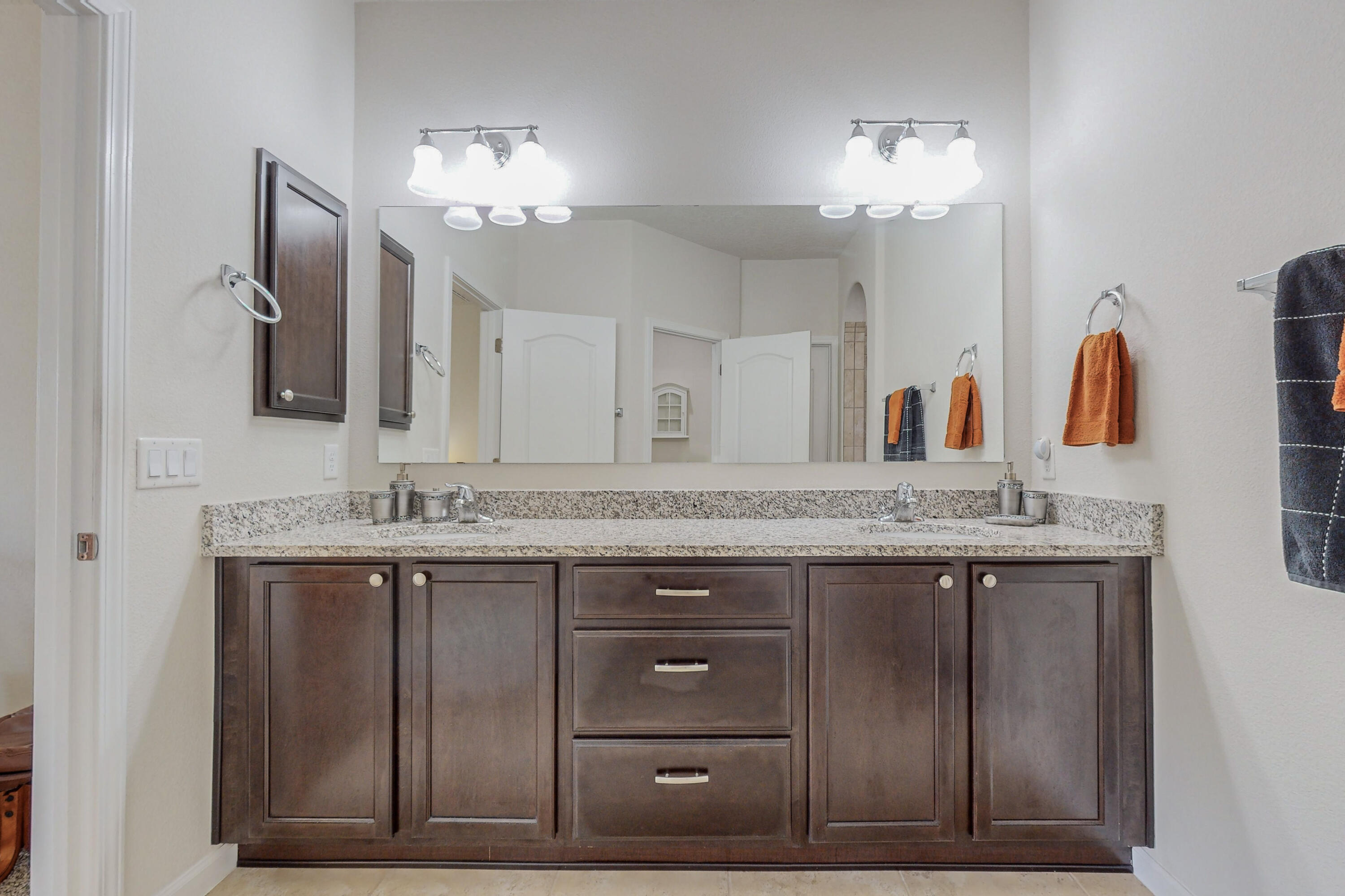 3808 Puenta Alto Avenue NE